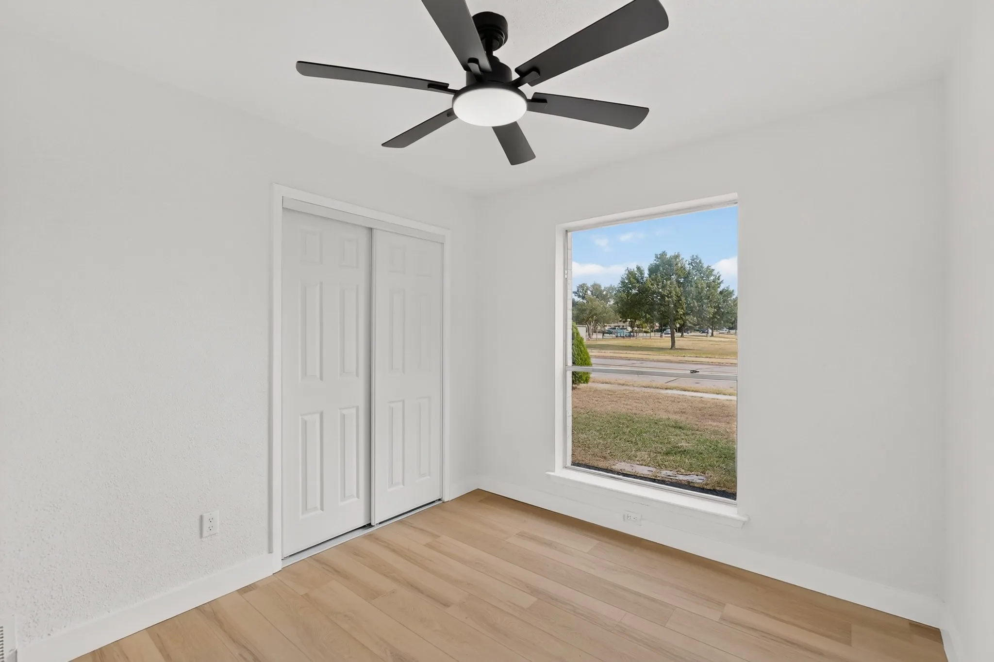 Single Family Residence For Rent in Dallas County , 11231 Pelican Drive, Dallas, Texas 75238, 3 Bedroom, 2 Bathroom, 2 Garage spaces, 1,198 Sqft, built in 1972, mls#21382149, Real Estate Agent in Dallas, Homes For Rent in Dallas county, Homes For Rent in Dallas, Realtor in Dallas Texas, Real Estate Brokerage Independent Realty Texas, Luminita Cordes Realtor