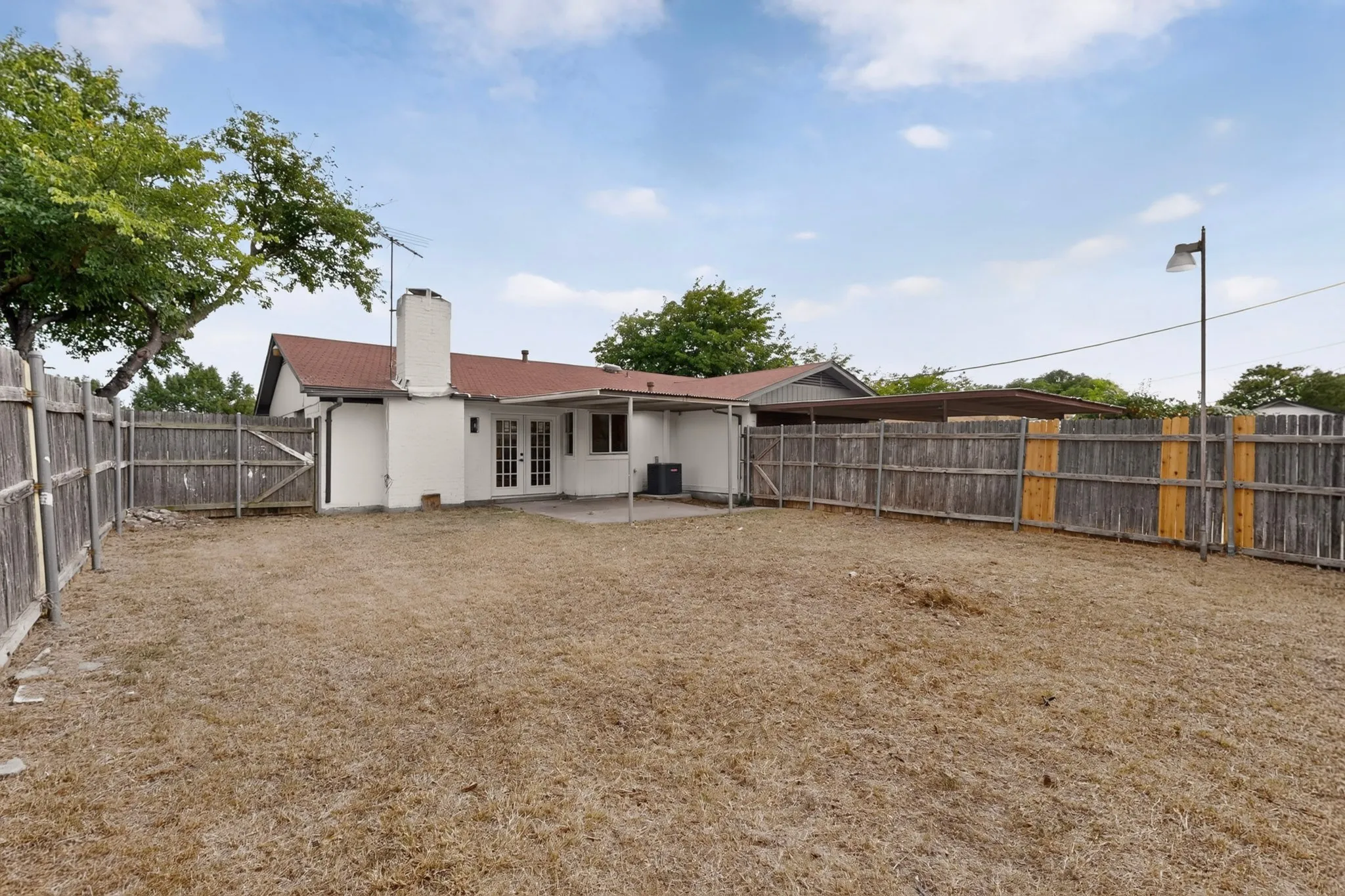 Single Family Residence For Rent in Dallas County , 11231 Pelican Drive, Dallas, Texas 75238, 3 Bedroom, 2 Bathroom, 2 Garage spaces, 1,198 Sqft, built in 1972, mls#21382149, Real Estate Agent in Dallas, Homes For Rent in Dallas county, Homes For Rent in Dallas, Realtor in Dallas Texas, Real Estate Brokerage Independent Realty Texas, Luminita Cordes Realtor