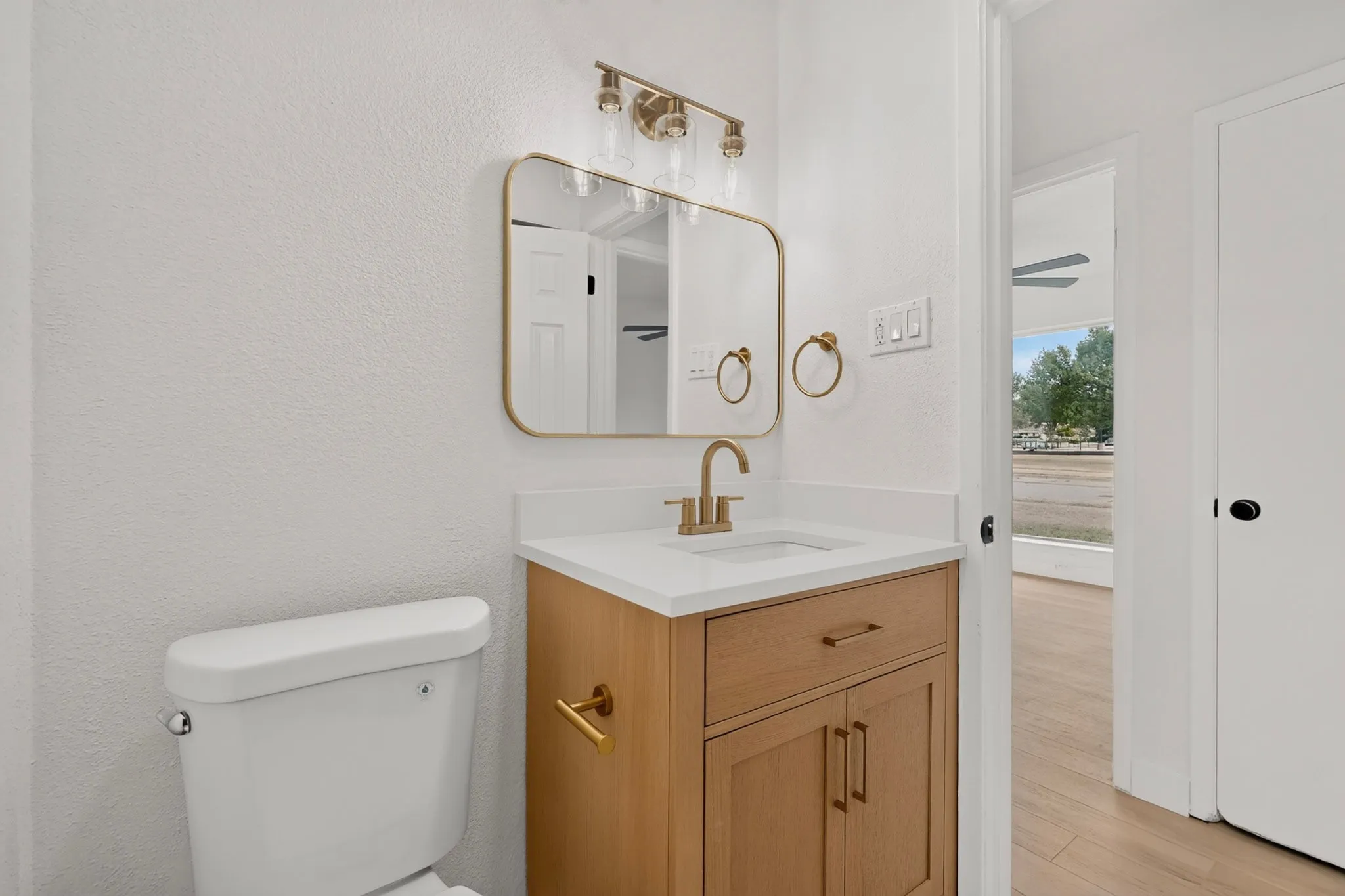 Single Family Residence For Rent in Dallas County , 11231 Pelican Drive, Dallas, Texas 75238, 3 Bedroom, 2 Bathroom, 2 Garage spaces, 1,198 Sqft, built in 1972, mls#21382149, Real Estate Agent in Dallas, Homes For Rent in Dallas county, Homes For Rent in Dallas, Realtor in Dallas Texas, Real Estate Brokerage Independent Realty Texas, Luminita Cordes Realtor