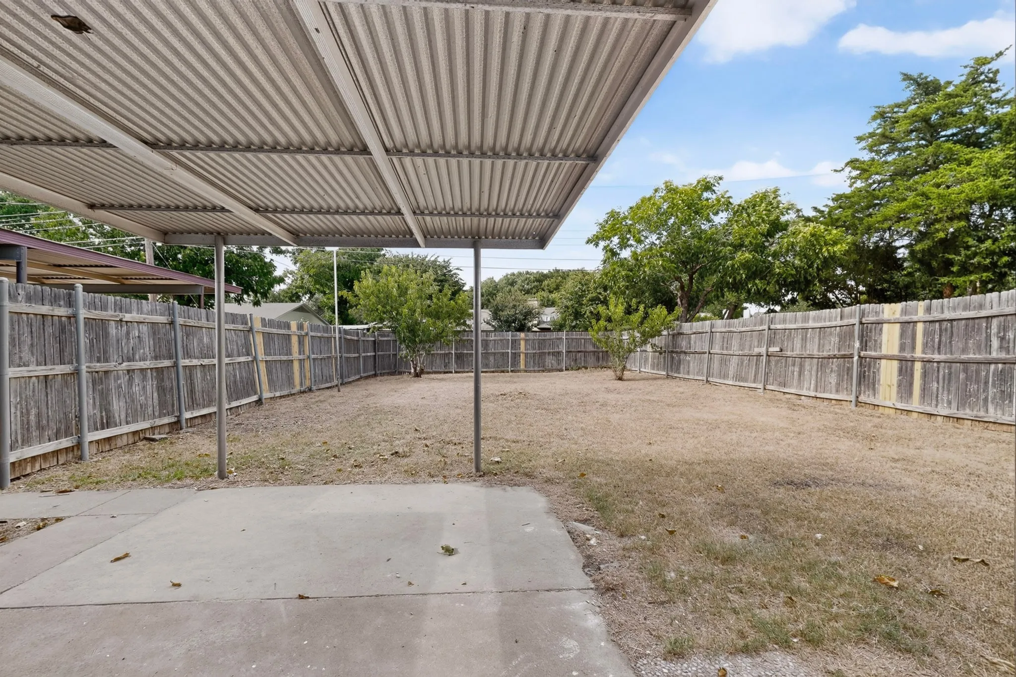 Single Family Residence For Rent in Dallas County , 11231 Pelican Drive, Dallas, Texas 75238, 3 Bedroom, 2 Bathroom, 2 Garage spaces, 1,198 Sqft, built in 1972, mls#21382149, Real Estate Agent in Dallas, Homes For Rent in Dallas county, Homes For Rent in Dallas, Realtor in Dallas Texas, Real Estate Brokerage Independent Realty Texas, Luminita Cordes Realtor