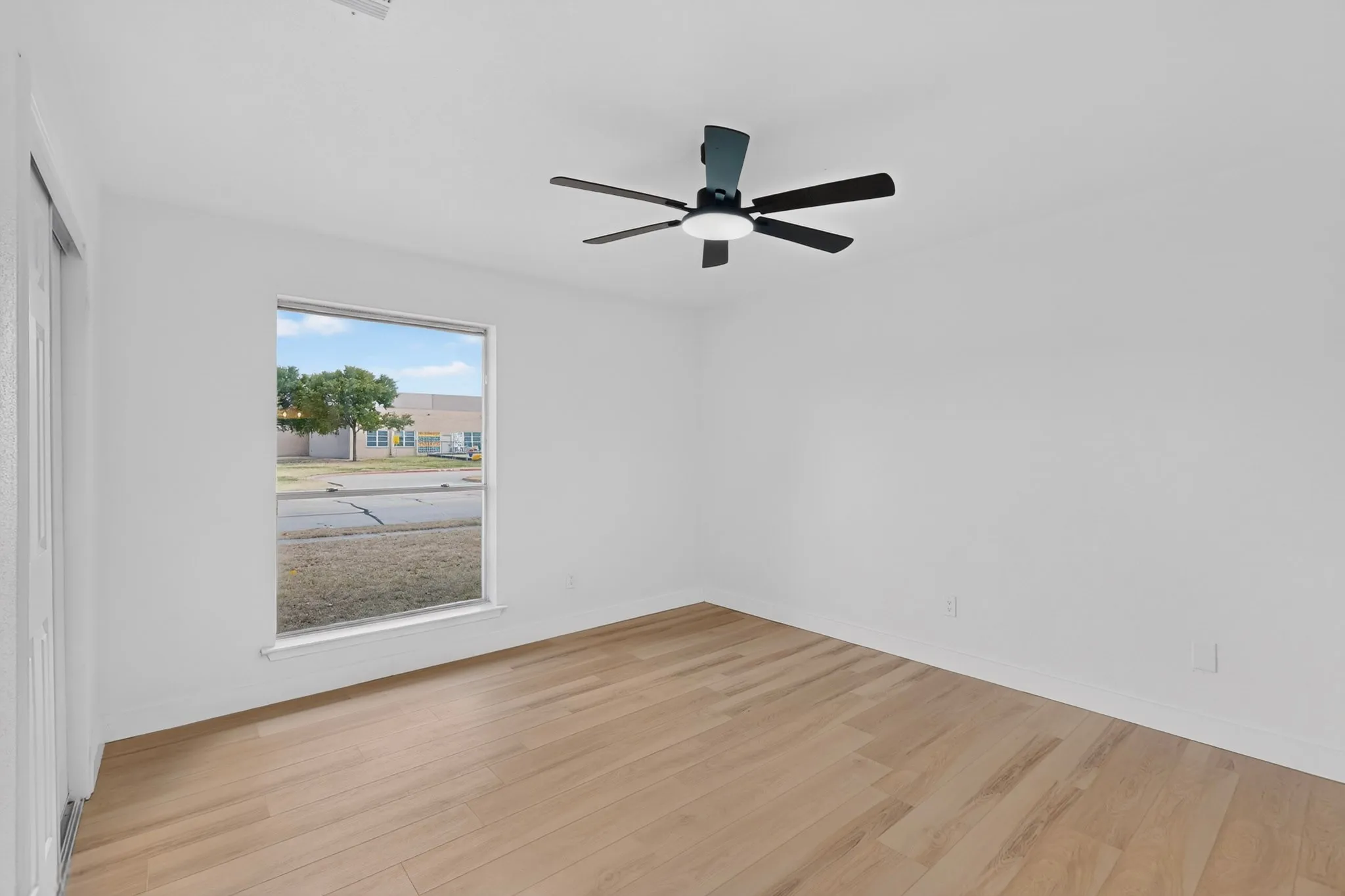 Single Family Residence For Rent in Dallas County , 11231 Pelican Drive, Dallas, Texas 75238, 3 Bedroom, 2 Bathroom, 2 Garage spaces, 1,198 Sqft, built in 1972, mls#21382149, Real Estate Agent in Dallas, Homes For Rent in Dallas county, Homes For Rent in Dallas, Realtor in Dallas Texas, Real Estate Brokerage Independent Realty Texas, Luminita Cordes Realtor