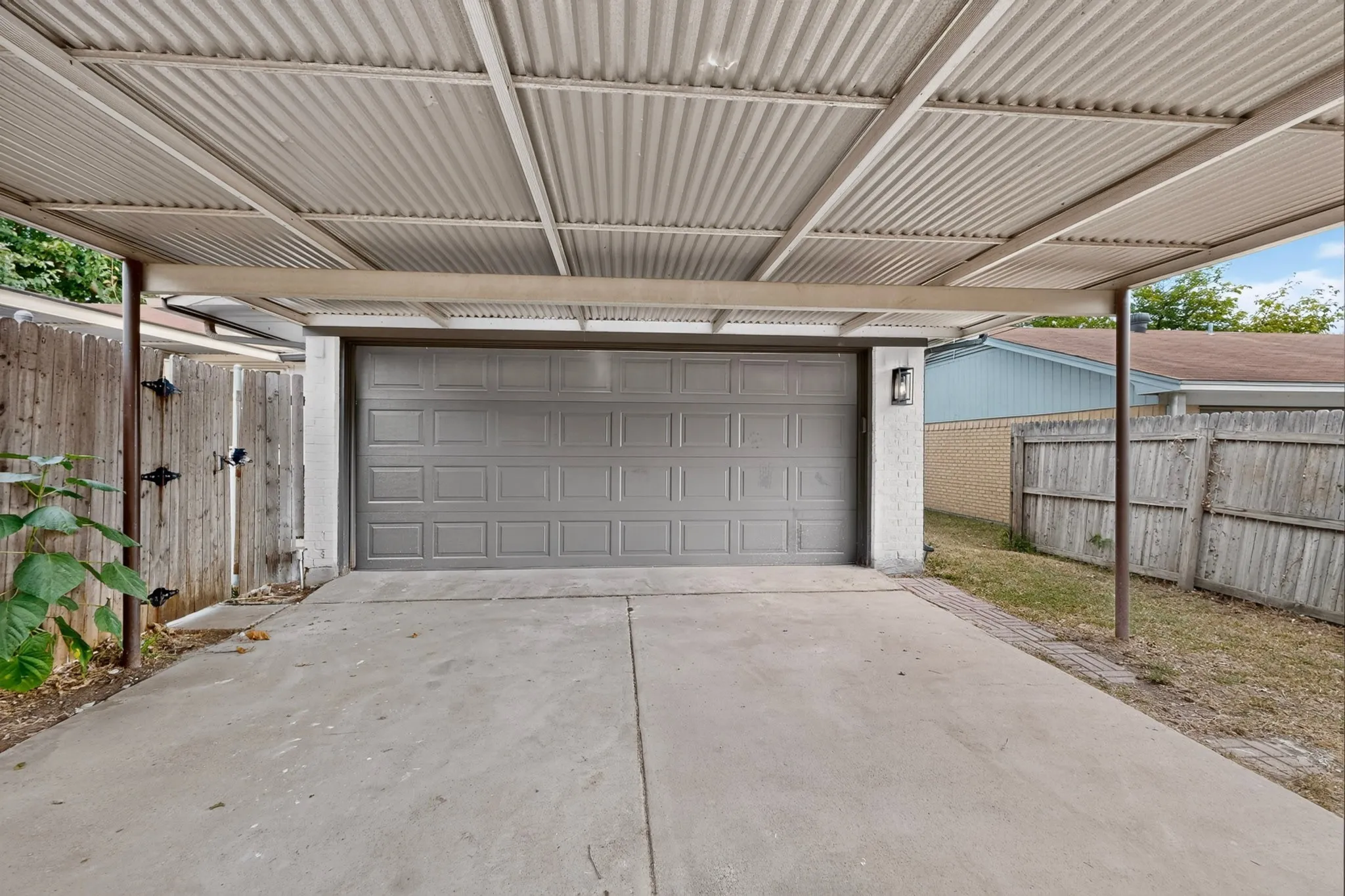 Single Family Residence For Rent in Dallas County , 11231 Pelican Drive, Dallas, Texas 75238, 3 Bedroom, 2 Bathroom, 2 Garage spaces, 1,198 Sqft, built in 1972, mls#21382149, Real Estate Agent in Dallas, Homes For Rent in Dallas county, Homes For Rent in Dallas, Realtor in Dallas Texas, Real Estate Brokerage Independent Realty Texas, Luminita Cordes Realtor