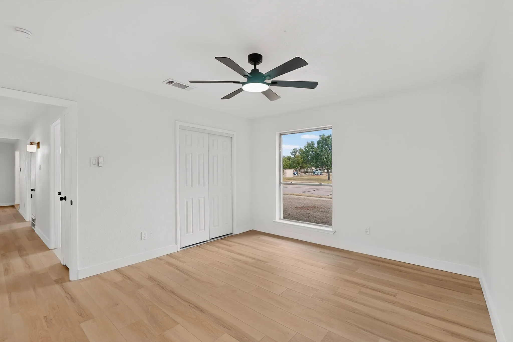 Single Family Residence For Rent in Dallas County , 11231 Pelican Drive, Dallas, Texas 75238, 3 Bedroom, 2 Bathroom, 2 Garage spaces, 1,198 Sqft, built in 1972, mls#21382149, Real Estate Agent in Dallas, Homes For Rent in Dallas county, Homes For Rent in Dallas, Realtor in Dallas Texas, Real Estate Brokerage Independent Realty Texas, Luminita Cordes Realtor