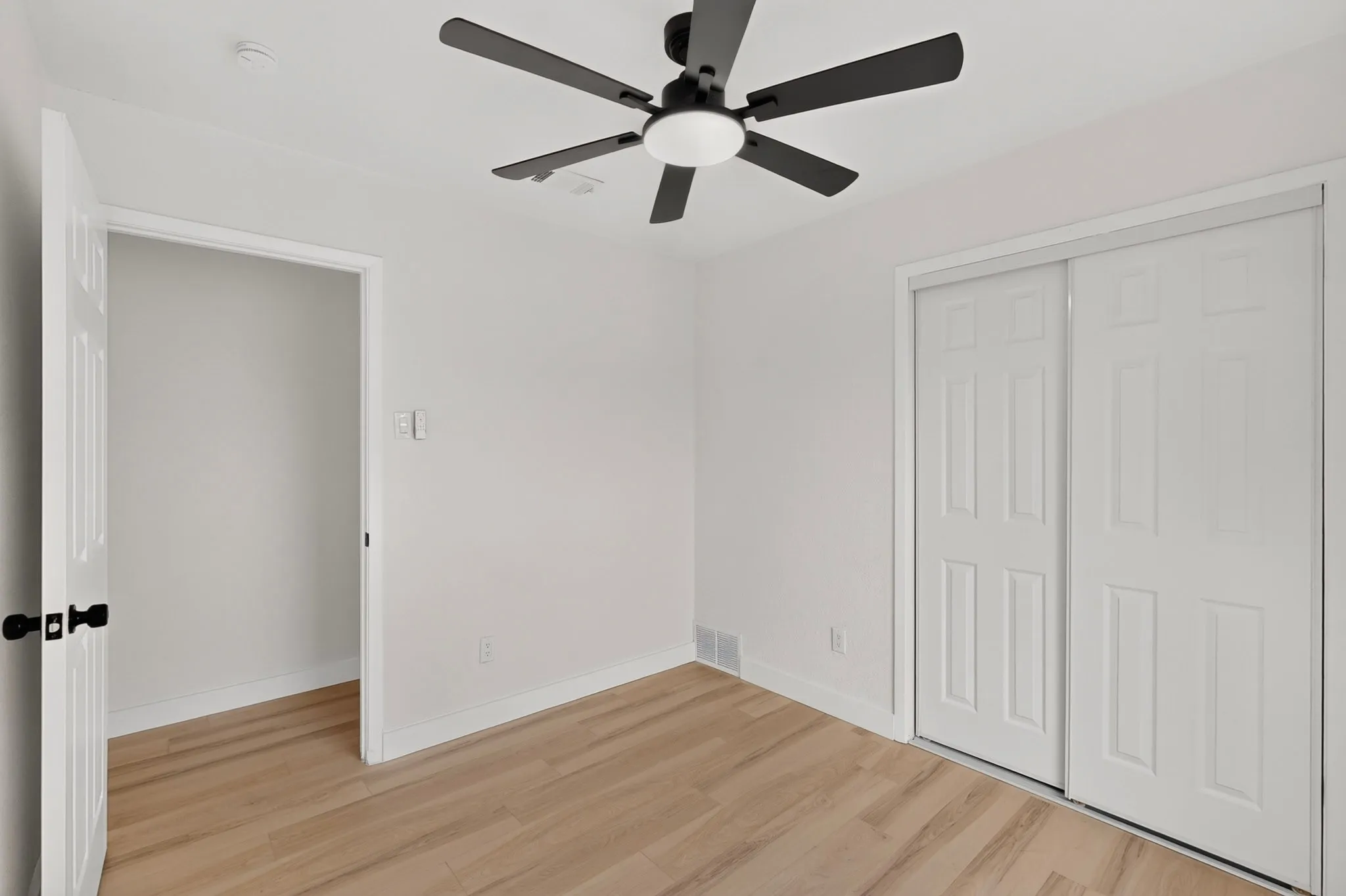 Single Family Residence For Rent in Dallas County , 11231 Pelican Drive, Dallas, Texas 75238, 3 Bedroom, 2 Bathroom, 2 Garage spaces, 1,198 Sqft, built in 1972, mls#21382149, Real Estate Agent in Dallas, Homes For Rent in Dallas county, Homes For Rent in Dallas, Realtor in Dallas Texas, Real Estate Brokerage Independent Realty Texas, Luminita Cordes Realtor