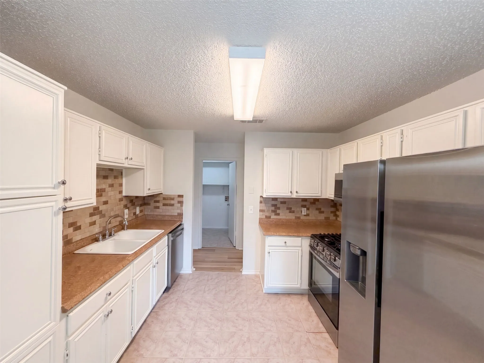 Single Family Residence For Sale in Tarrant County , 713 Buddy L Drive, Fort Worth, Texas 76108, 3 Bedroom, 2 Bathroom, 2 Garage spaces, 1,500 Sqft, built in 1989, mls#21382301, Real Estate Agent in Fort Worth, Homes For Sale in Tarrant county, Homes For Sale in Fort Worth, Realtor in Fort Worth Texas, Real Estate Brokerage Independent Realty Texas, Luminita Cordes Realtor