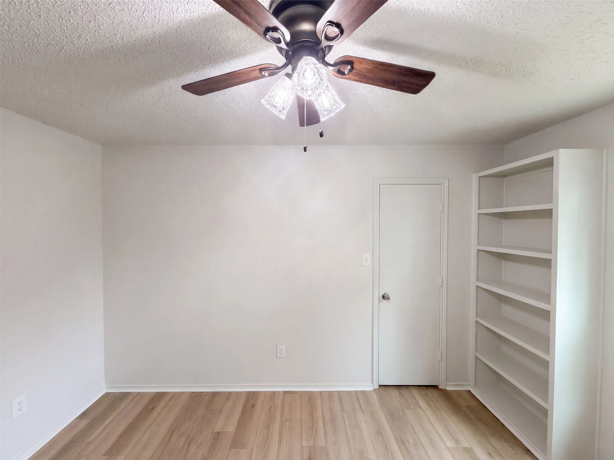 Single Family Residence For Sale in Tarrant County , 713 Buddy L Drive, Fort Worth, Texas 76108, 3 Bedroom, 2 Bathroom, 2 Garage spaces, 1,500 Sqft, built in 1989, mls#21382301, Real Estate Agent in Fort Worth, Homes For Sale in Tarrant county, Homes For Sale in Fort Worth, Realtor in Fort Worth Texas, Real Estate Brokerage Independent Realty Texas, Luminita Cordes Realtor