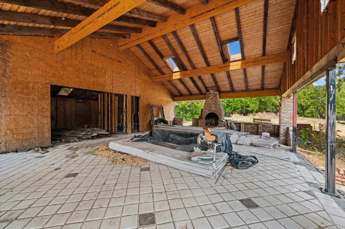 Single Family Residence For Sale in Dallas County , 135 E Pleasant Run Road, Cedar Hill, Texas 75104, 0, 0, 2 Garage spaces, 4,134 Sqft, built in 1979, mls#21382313, Real Estate Agent in Cedar Hill, Homes For Sale in Dallas county, Homes For Sale in Cedar Hill, Realtor in Cedar Hill Texas, Real Estate Brokerage Independent Realty Texas, Luminita Cordes Realtor