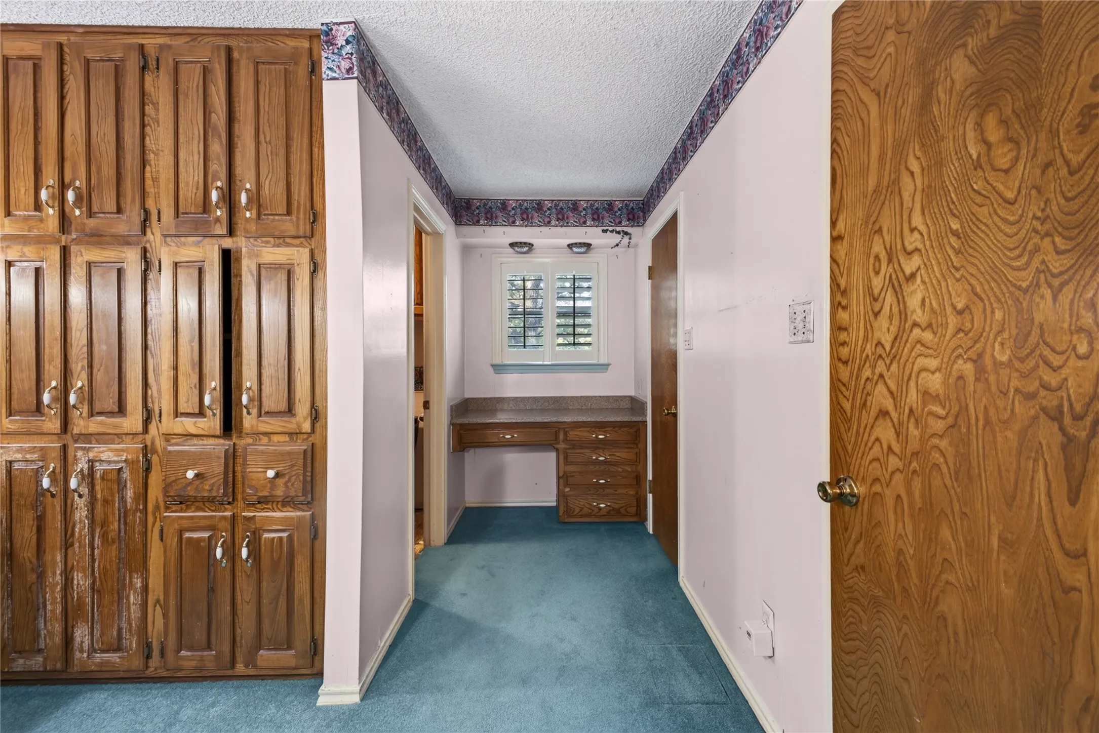 Single Family Residence For Sale in Tarrant County , 908 Chestnut Drive, Arlington, Texas 76012, 3 Bedroom, 2 Bathroom, 2 Garage spaces, 2,616 Sqft, built in 1972, mls#21381848, Real Estate Agent in Arlington, Homes For Sale in Tarrant county, Homes For Sale in Arlington, Realtor in Arlington Texas, Real Estate Brokerage Independent Realty Texas, Luminita Cordes Realtor