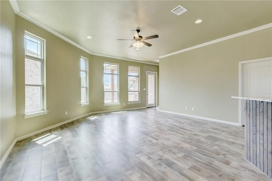 Single Family Residence For Rent in Hood County , 1318 Lauren Lane, Granbury, Texas 76048, 3 Bedroom, 3 Bathroom, 2 Garage spaces, 1,771 Sqft, built in 2017, mls#21382042, Real Estate Agent in Granbury, Homes For Rent in Hood county, Homes For Rent in Granbury, Realtor in Granbury Texas, Real Estate Brokerage Independent Realty Texas, Luminita Cordes Realtor