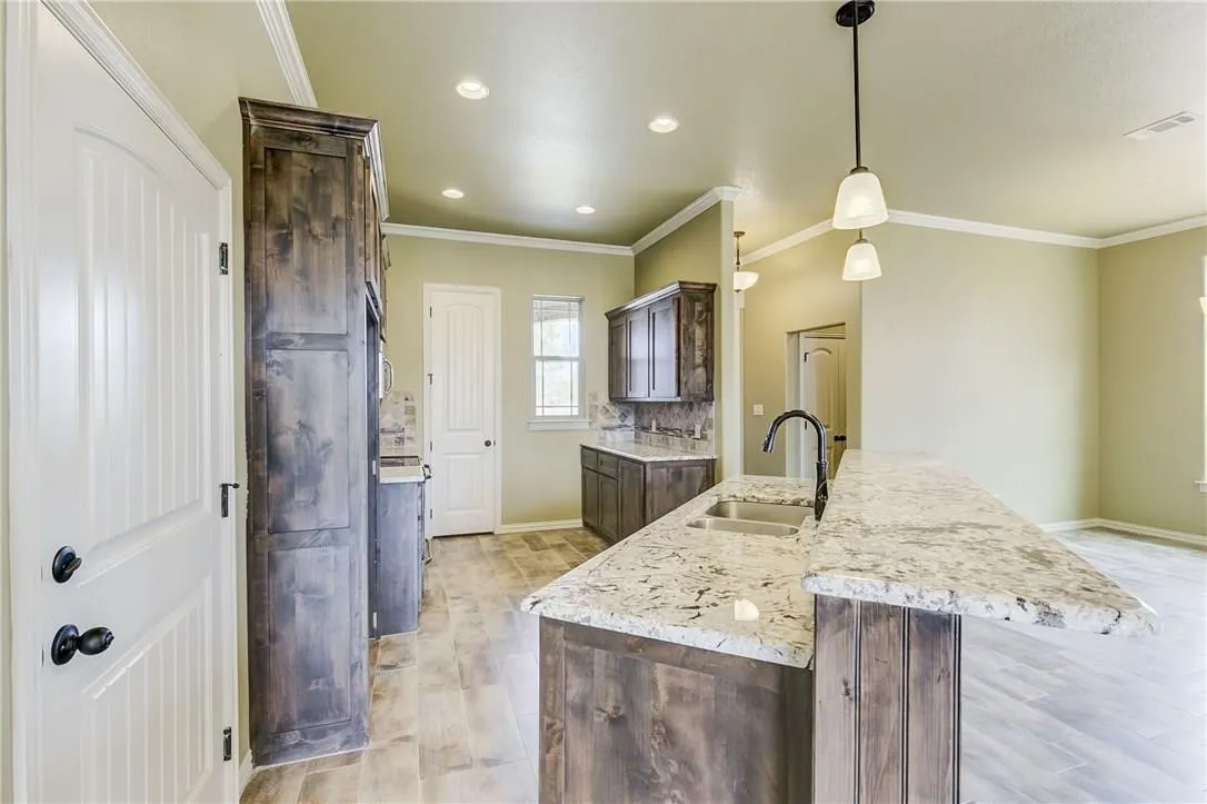 Single Family Residence For Rent in Hood County , 1318 Lauren Lane, Granbury, Texas 76048, 3 Bedroom, 3 Bathroom, 2 Garage spaces, 1,771 Sqft, built in 2017, mls#21382042, Real Estate Agent in Granbury, Homes For Rent in Hood county, Homes For Rent in Granbury, Realtor in Granbury Texas, Real Estate Brokerage Independent Realty Texas, Luminita Cordes Realtor