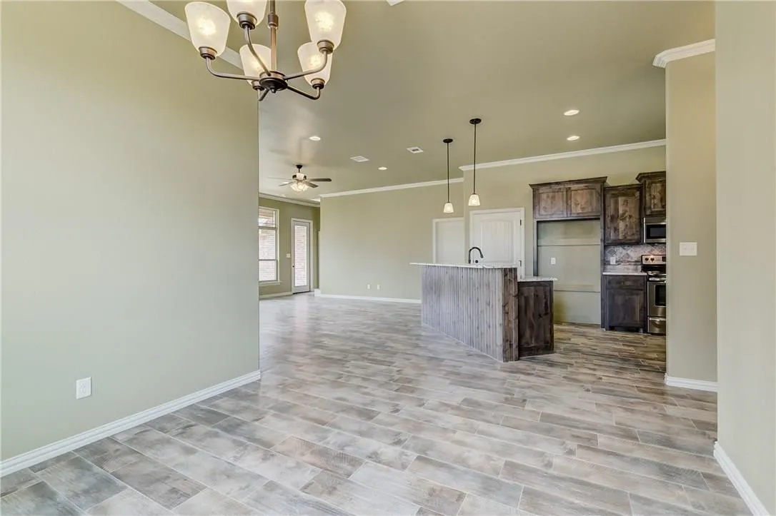 Single Family Residence For Rent in Hood County , 1318 Lauren Lane, Granbury, Texas 76048, 3 Bedroom, 3 Bathroom, 2 Garage spaces, 1,771 Sqft, built in 2017, mls#21382042, Real Estate Agent in Granbury, Homes For Rent in Hood county, Homes For Rent in Granbury, Realtor in Granbury Texas, Real Estate Brokerage Independent Realty Texas, Luminita Cordes Realtor