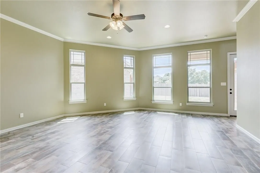 Single Family Residence For Rent in Hood County , 1318 Lauren Lane, Granbury, Texas 76048, 3 Bedroom, 3 Bathroom, 2 Garage spaces, 1,771 Sqft, built in 2017, mls#21382042, Real Estate Agent in Granbury, Homes For Rent in Hood county, Homes For Rent in Granbury, Realtor in Granbury Texas, Real Estate Brokerage Independent Realty Texas, Luminita Cordes Realtor