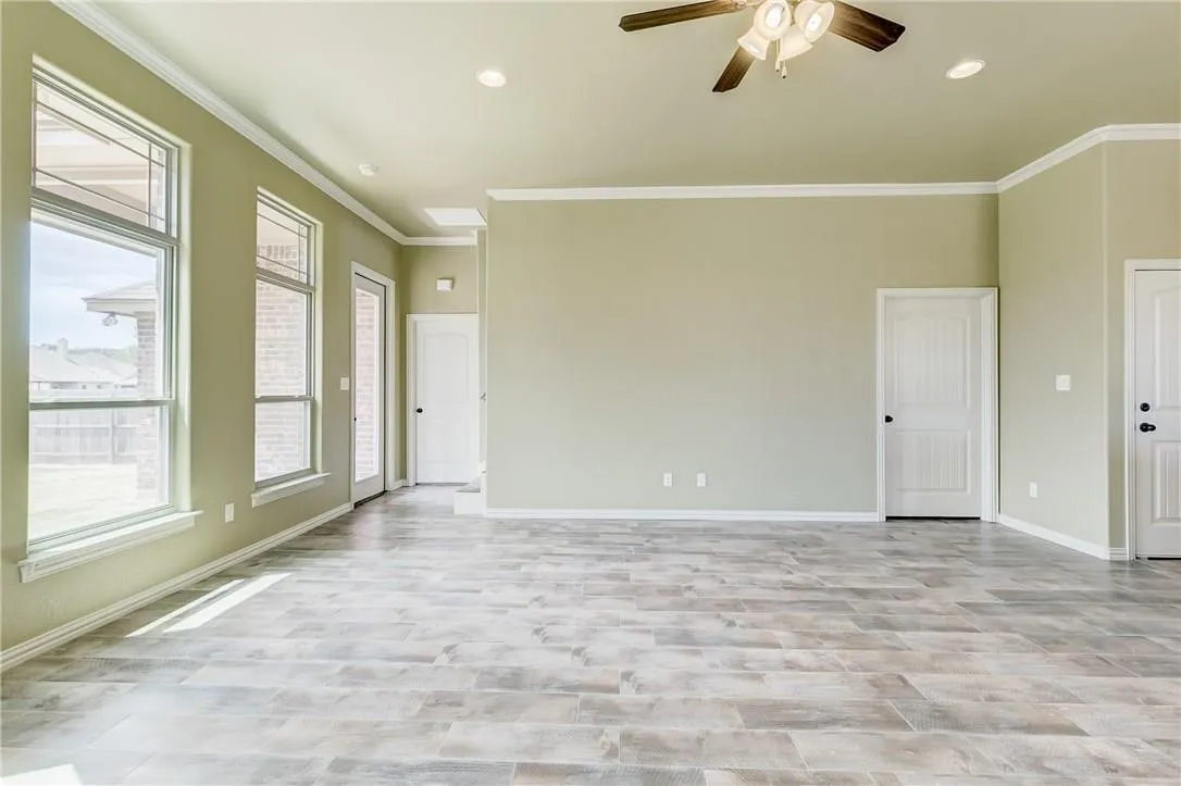 Single Family Residence For Rent in Hood County , 1318 Lauren Lane, Granbury, Texas 76048, 3 Bedroom, 3 Bathroom, 2 Garage spaces, 1,771 Sqft, built in 2017, mls#21382042, Real Estate Agent in Granbury, Homes For Rent in Hood county, Homes For Rent in Granbury, Realtor in Granbury Texas, Real Estate Brokerage Independent Realty Texas, Luminita Cordes Realtor