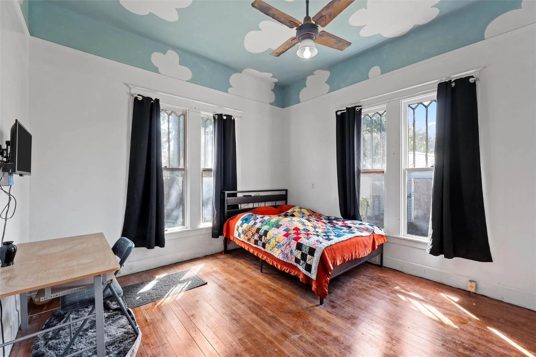 Single Family Residence For Sale in Hamilton County , 506 E Main Street, Hamilton, Texas 76531, 4 Bedroom, 2 Bathroom, 2 Garage spaces, 2,132 Sqft, built in 1911, mls#21376618, Real Estate Agent in Hamilton, Homes For Sale in Hamilton county, Homes For Sale in Hamilton, Realtor in Hamilton Texas, Real Estate Brokerage Independent Realty Texas, Luminita Cordes Realtor