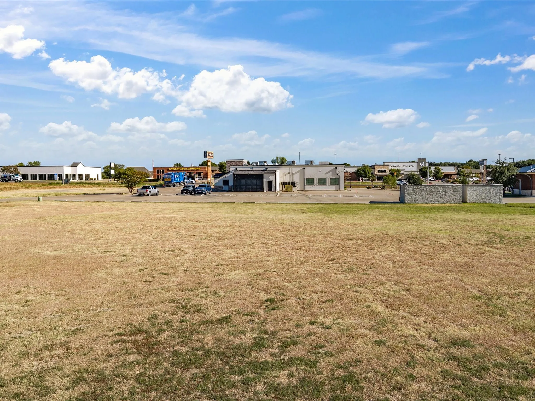 Unimproved Land For Sale in Ellis County , Lot 3R Ennis Parkway Avenue, Ennis, Texas 75119, 0, 0, Garage spaces, 0 Sqft, built in 0, mls#21382279, Real Estate Agent in Ennis, Homes For Sale in Ellis county, Homes For Sale in Ennis, Realtor in Ennis Texas, Real Estate Brokerage Independent Realty Texas, Luminita Cordes Realtor