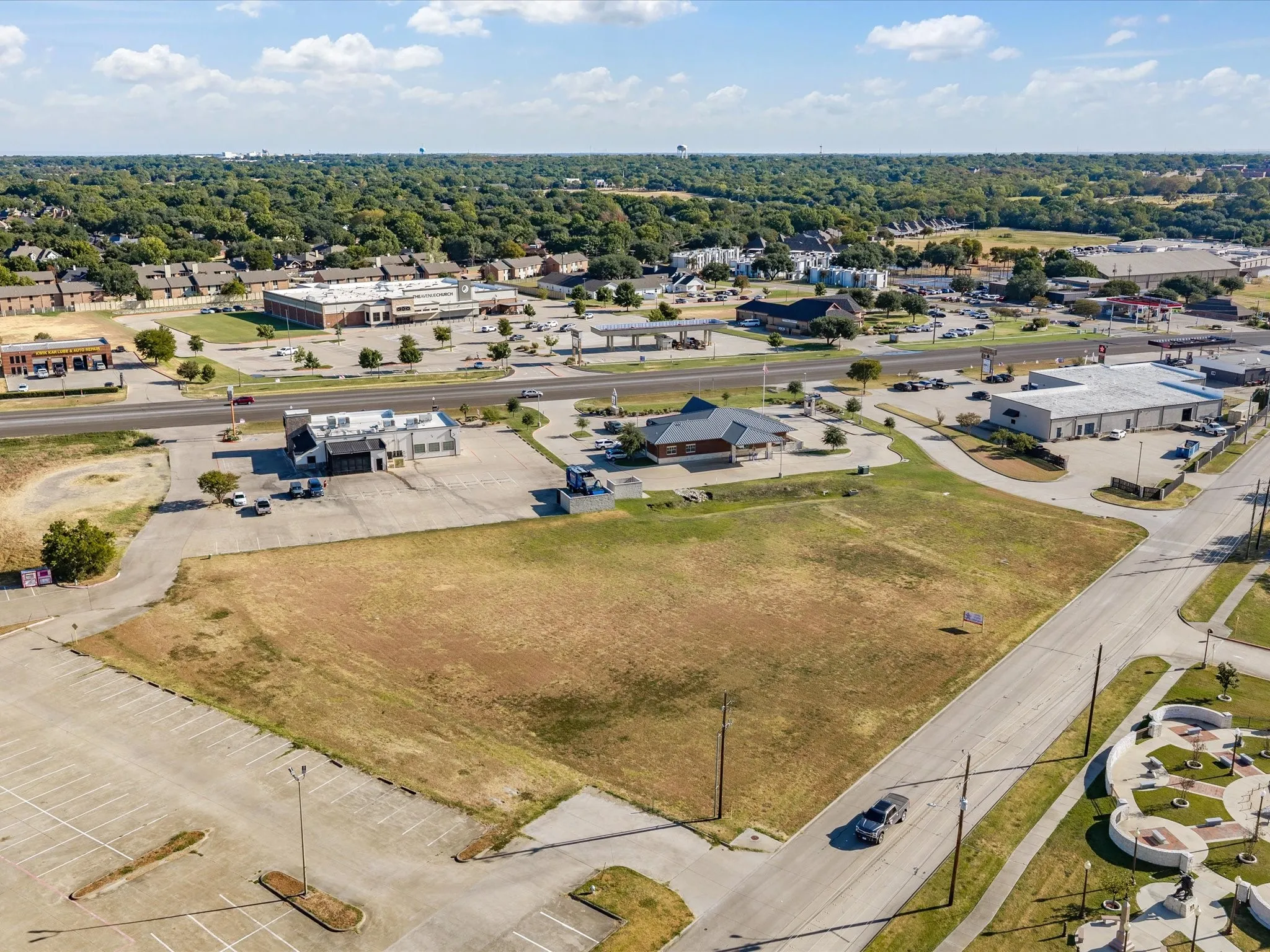 Unimproved Land For Sale in Ellis County , Lot 3R Ennis Parkway Avenue, Ennis, Texas 75119, 0, 0, Garage spaces, 0 Sqft, built in 0, mls#21382279, Real Estate Agent in Ennis, Homes For Sale in Ellis county, Homes For Sale in Ennis, Realtor in Ennis Texas, Real Estate Brokerage Independent Realty Texas, Luminita Cordes Realtor