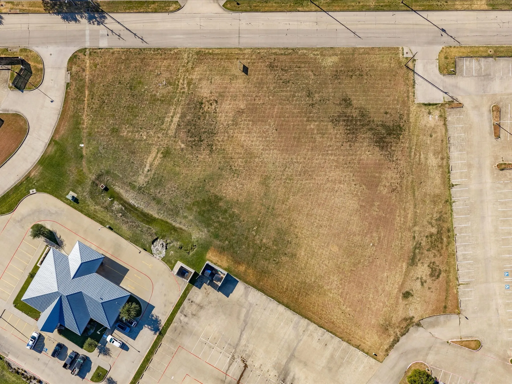 Unimproved Land For Sale in Ellis County , Lot 3R Ennis Parkway Avenue, Ennis, Texas 75119, 0, 0, Garage spaces, 0 Sqft, built in 0, mls#21382279, Real Estate Agent in Ennis, Homes For Sale in Ellis county, Homes For Sale in Ennis, Realtor in Ennis Texas, Real Estate Brokerage Independent Realty Texas, Luminita Cordes Realtor