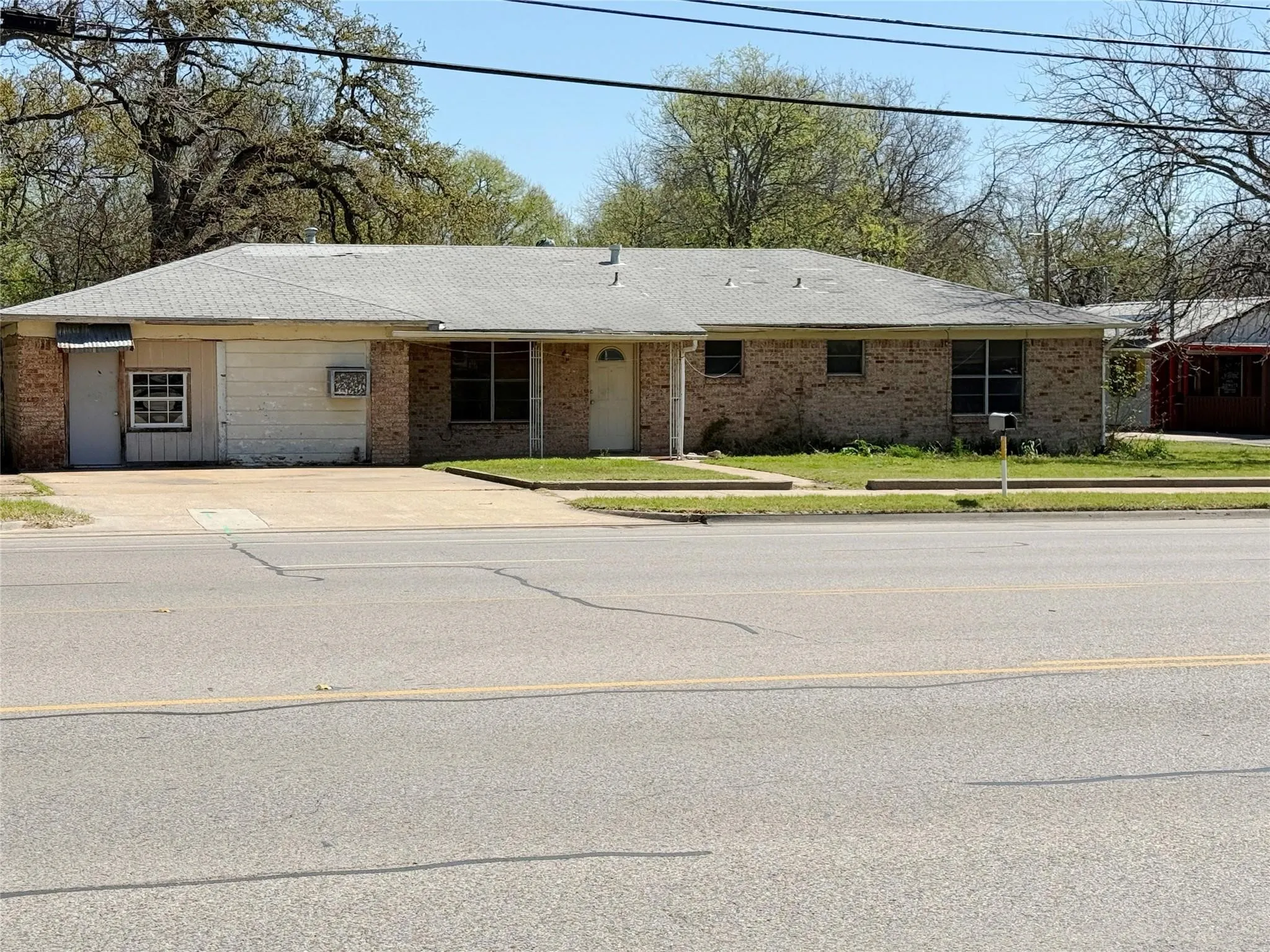Improved Land For Sale in Parker County , 1110 N Main Street, Weatherford, Texas 76086, 0, 0, Garage spaces, 0 Sqft, built in 1962, mls#21382325, Real Estate Agent in Weatherford, Homes For Sale in Parker county, Homes For Sale in Weatherford, Realtor in Weatherford Texas, Real Estate Brokerage Independent Realty Texas, Luminita Cordes Realtor