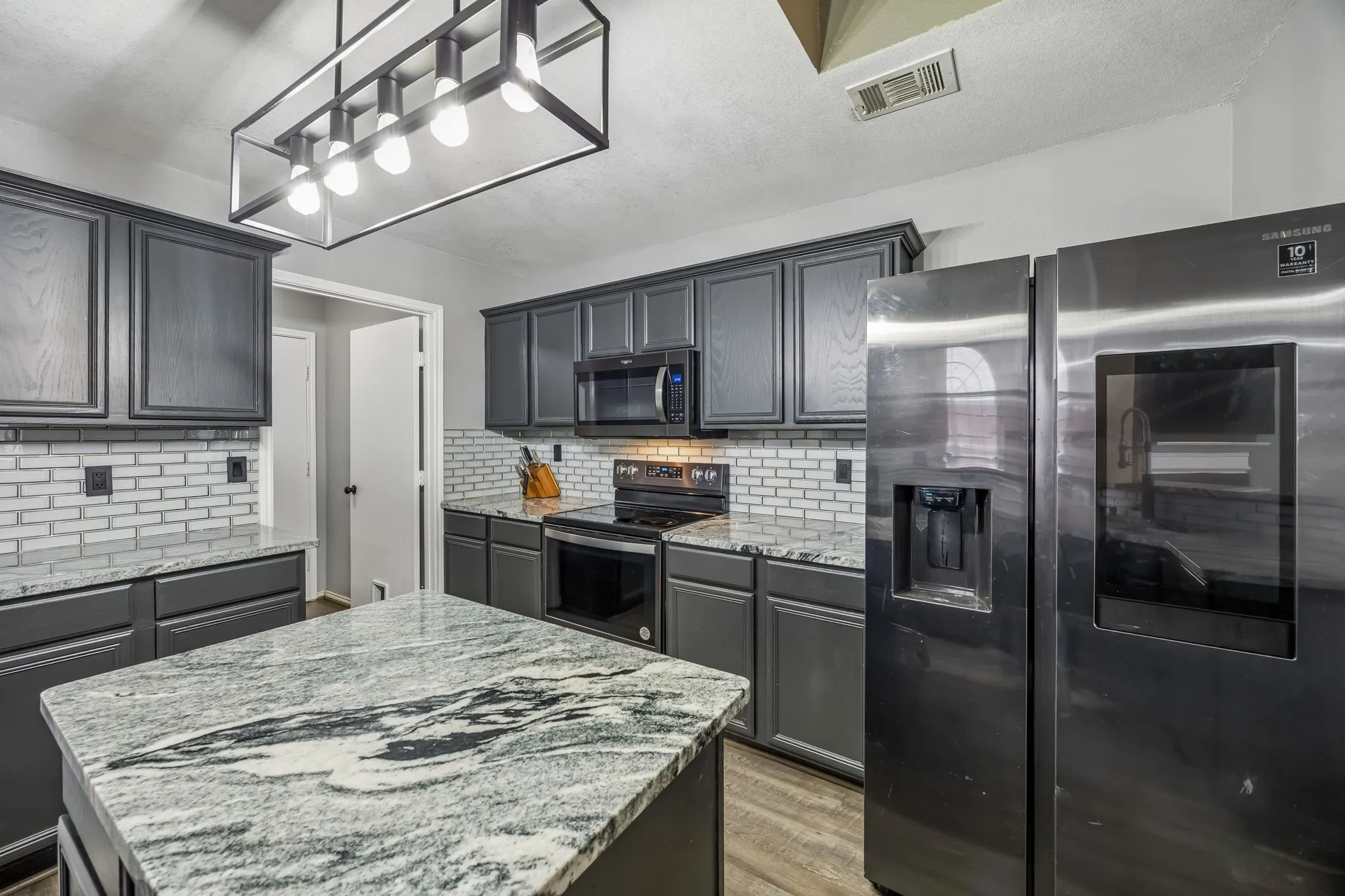 Single Family Residence For Sale in Tarrant County , 4501 Stepping Stone Drive, Fort Worth, Texas 76123, 4 Bedroom, 3 Bathroom, 2 Garage spaces, 2,680 Sqft, built in 2000, mls#21382260, Real Estate Agent in Fort Worth, Homes For Sale in Tarrant county, Homes For Sale in Fort Worth, Realtor in Fort Worth Texas, Real Estate Brokerage Independent Realty Texas, Luminita Cordes Realtor