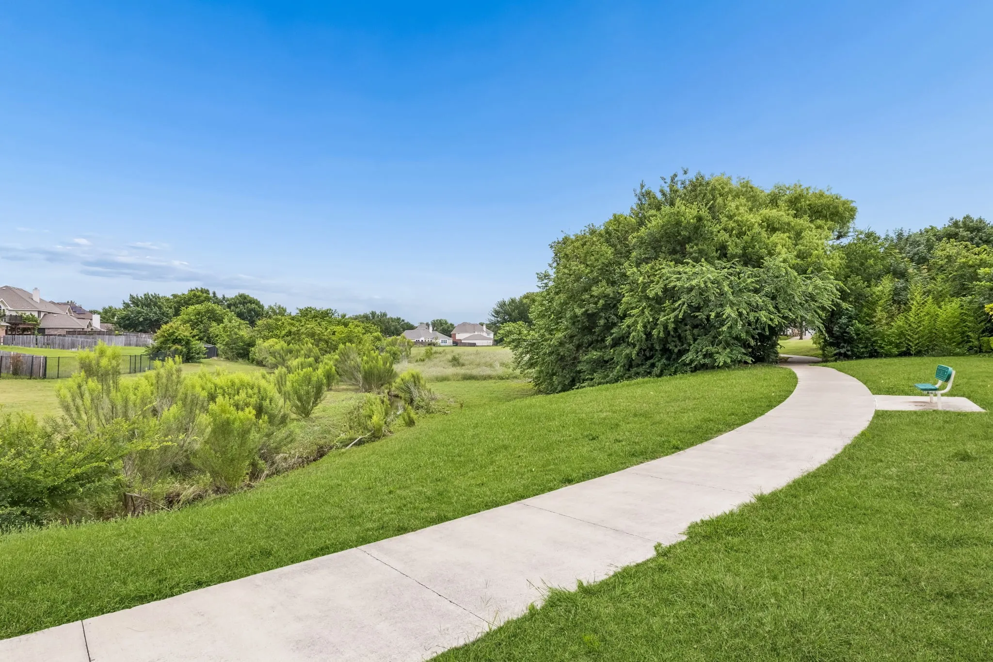 Single Family Residence For Sale in Tarrant County , 4501 Stepping Stone Drive, Fort Worth, Texas 76123, 4 Bedroom, 3 Bathroom, 2 Garage spaces, 2,680 Sqft, built in 2000, mls#21382260, Real Estate Agent in Fort Worth, Homes For Sale in Tarrant county, Homes For Sale in Fort Worth, Realtor in Fort Worth Texas, Real Estate Brokerage Independent Realty Texas, Luminita Cordes Realtor