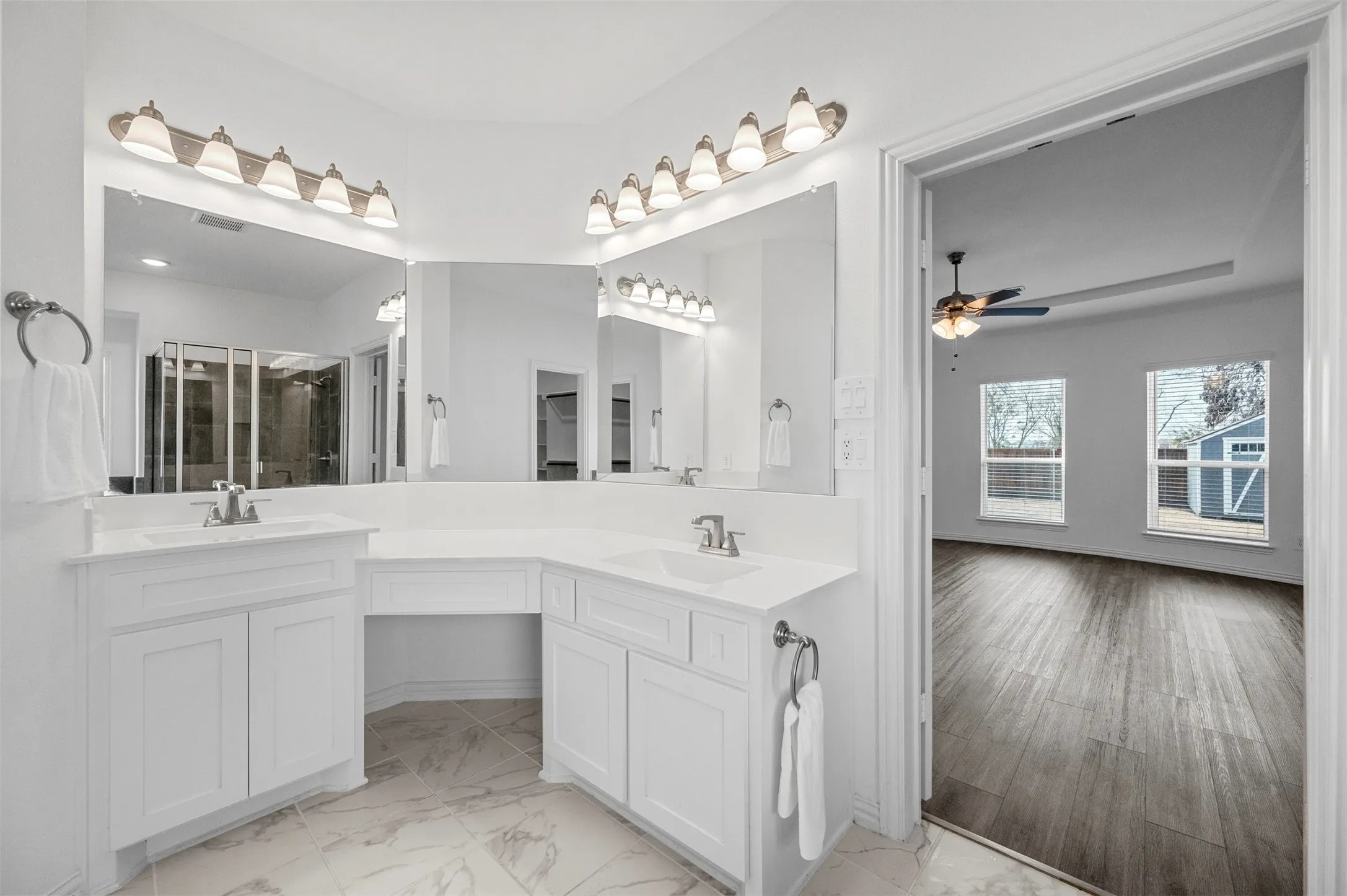 Single Family Residence For Sale in Kaufman County , 809 Blue Heron Drive, Forney, Texas 75126, 5 Bedroom, 4 Bathroom, 2 Garage spaces, 4,047 Sqft, built in 2022, mls#21380821, Real Estate Agent in Forney, Homes For Sale in Kaufman county, Homes For Sale in Forney, Realtor in Forney Texas, Real Estate Brokerage Independent Realty Texas, Luminita Cordes Realtor