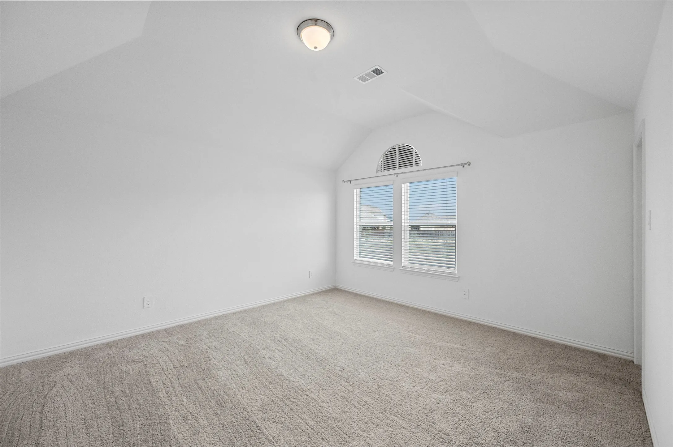 Single Family Residence For Sale in Kaufman County , 809 Blue Heron Drive, Forney, Texas 75126, 5 Bedroom, 4 Bathroom, 2 Garage spaces, 4,047 Sqft, built in 2022, mls#21380821, Real Estate Agent in Forney, Homes For Sale in Kaufman county, Homes For Sale in Forney, Realtor in Forney Texas, Real Estate Brokerage Independent Realty Texas, Luminita Cordes Realtor