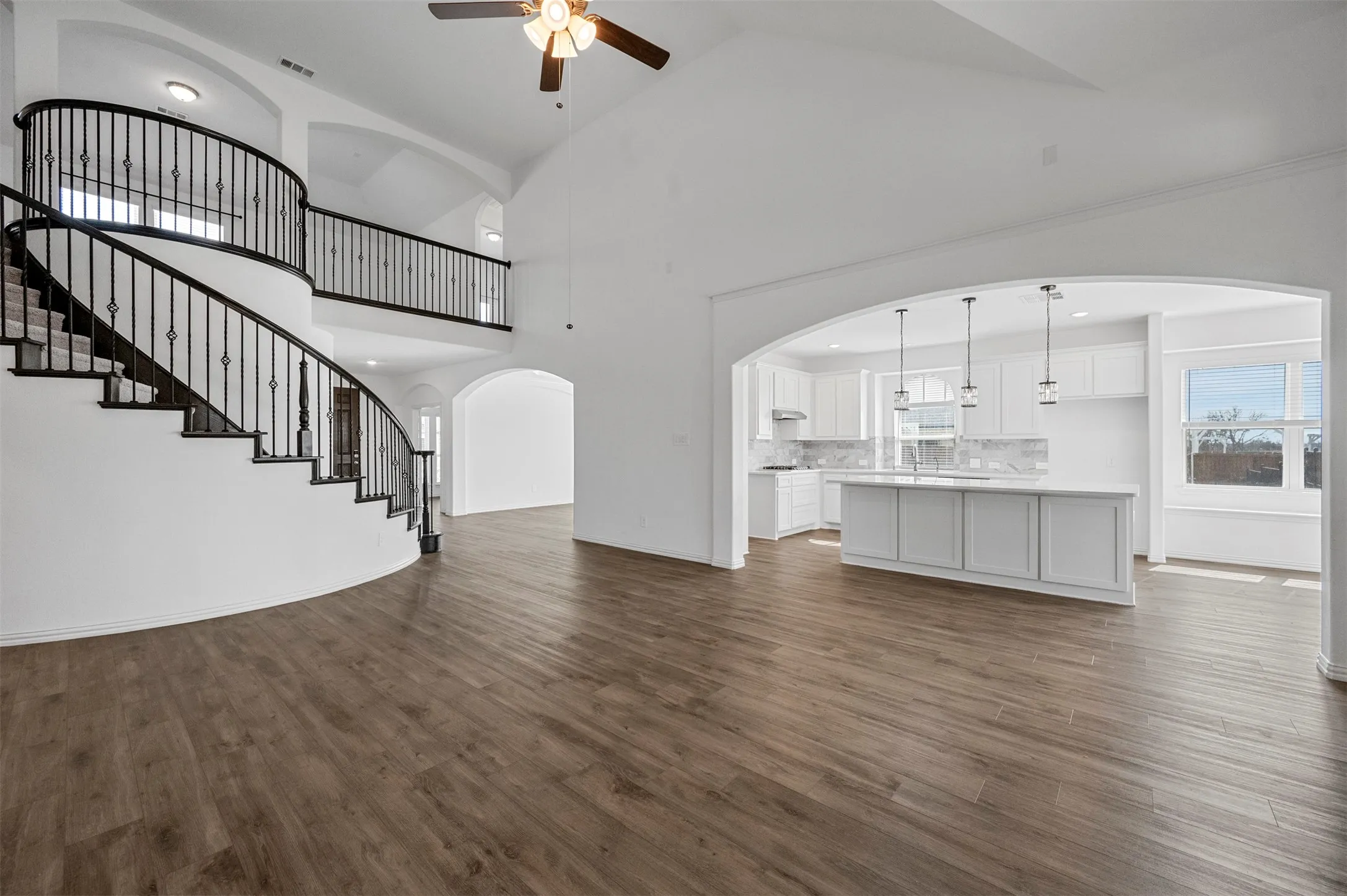 Single Family Residence For Sale in Kaufman County , 809 Blue Heron Drive, Forney, Texas 75126, 5 Bedroom, 4 Bathroom, 2 Garage spaces, 4,047 Sqft, built in 2022, mls#21380821, Real Estate Agent in Forney, Homes For Sale in Kaufman county, Homes For Sale in Forney, Realtor in Forney Texas, Real Estate Brokerage Independent Realty Texas, Luminita Cordes Realtor