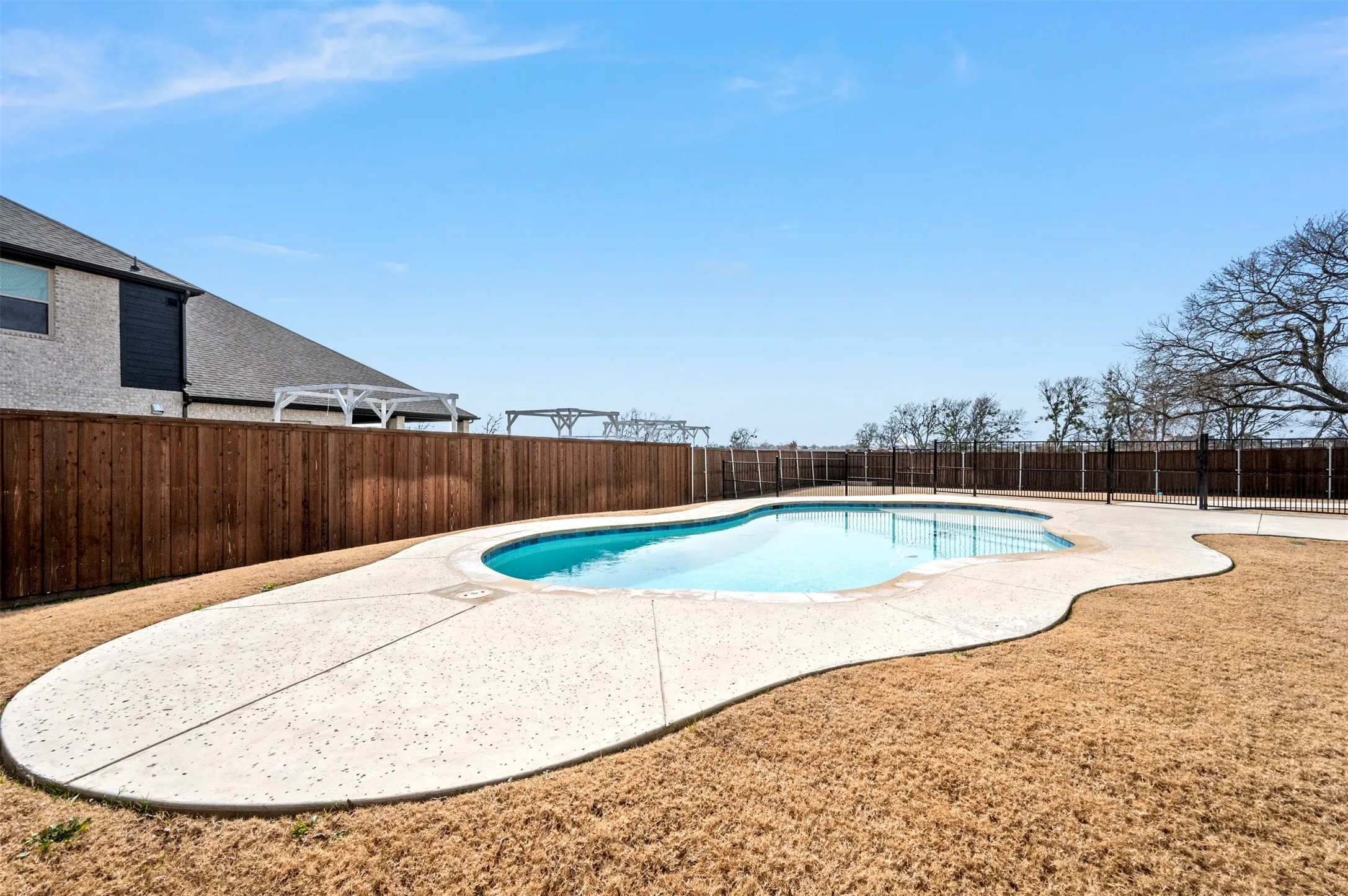 Single Family Residence For Sale in Kaufman County , 809 Blue Heron Drive, Forney, Texas 75126, 5 Bedroom, 4 Bathroom, 2 Garage spaces, 4,047 Sqft, built in 2022, mls#21380821, Real Estate Agent in Forney, Homes For Sale in Kaufman county, Homes For Sale in Forney, Realtor in Forney Texas, Real Estate Brokerage Independent Realty Texas, Luminita Cordes Realtor