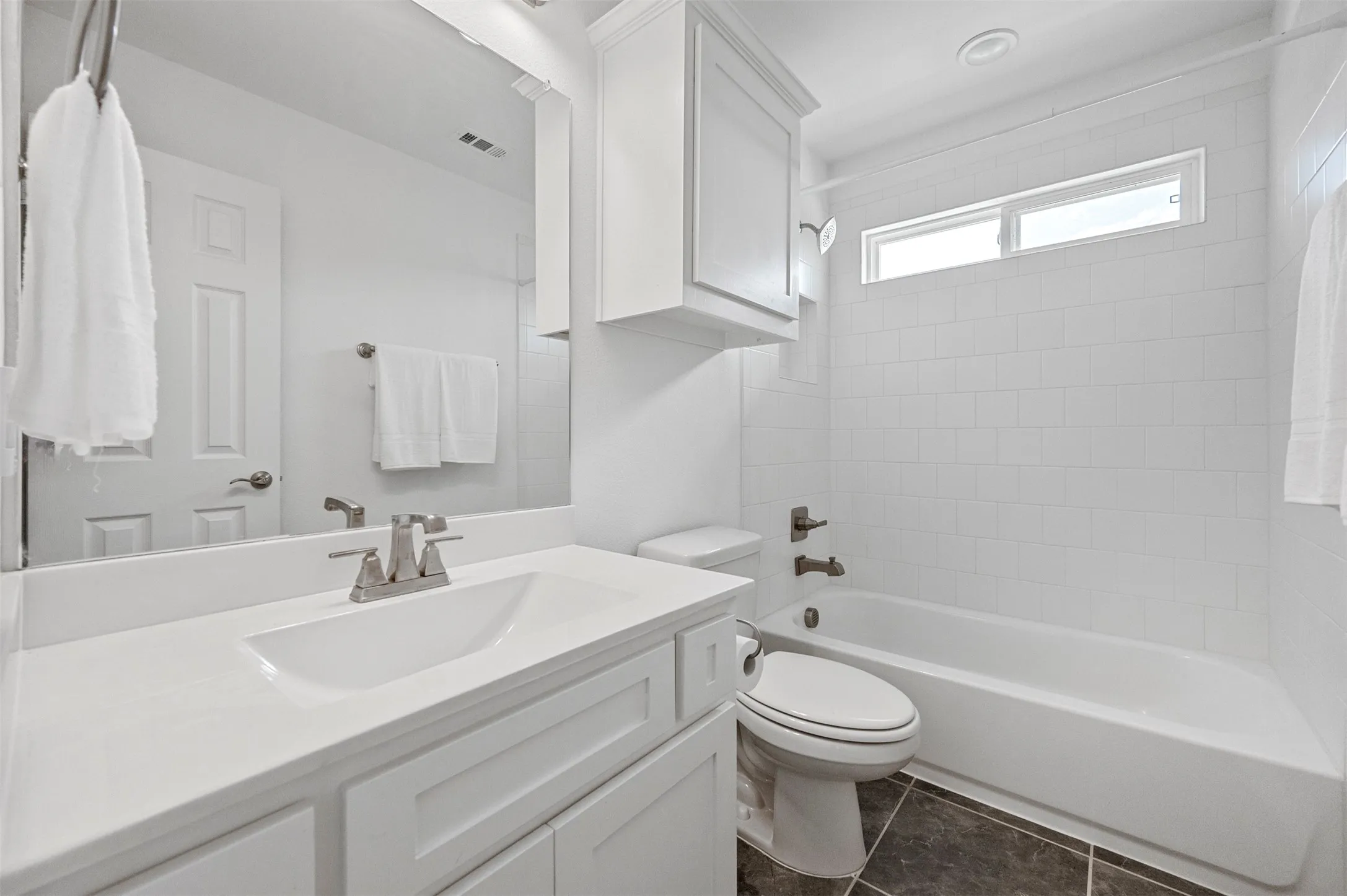 Single Family Residence For Sale in Kaufman County , 809 Blue Heron Drive, Forney, Texas 75126, 5 Bedroom, 4 Bathroom, 2 Garage spaces, 4,047 Sqft, built in 2022, mls#21380821, Real Estate Agent in Forney, Homes For Sale in Kaufman county, Homes For Sale in Forney, Realtor in Forney Texas, Real Estate Brokerage Independent Realty Texas, Luminita Cordes Realtor