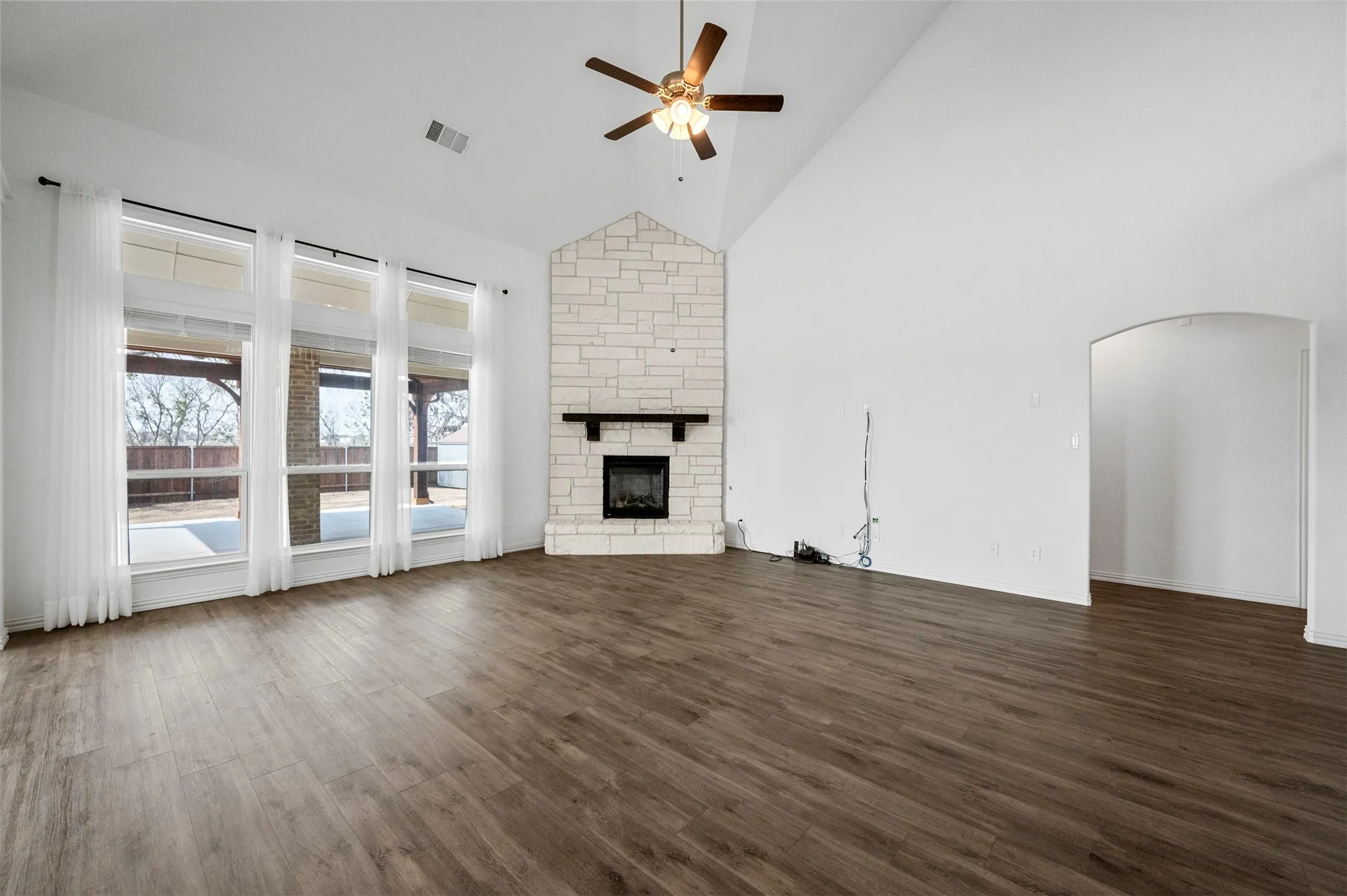 Single Family Residence For Sale in Kaufman County , 809 Blue Heron Drive, Forney, Texas 75126, 5 Bedroom, 4 Bathroom, 2 Garage spaces, 4,047 Sqft, built in 2022, mls#21380821, Real Estate Agent in Forney, Homes For Sale in Kaufman county, Homes For Sale in Forney, Realtor in Forney Texas, Real Estate Brokerage Independent Realty Texas, Luminita Cordes Realtor