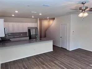 Triplex For Rent in Fannin County , 802 S 5th Street 3, Bonham, Texas 75418, 3 Bedroom, 3 Bathroom, 1 Garage spaces, 1,261 Sqft, built in 2023, mls#21382330, Real Estate Agent in Bonham, Homes For Rent in Fannin county, Homes For Rent in Bonham, Realtor in Bonham Texas, Real Estate Brokerage Independent Realty Texas, Luminita Cordes Realtor