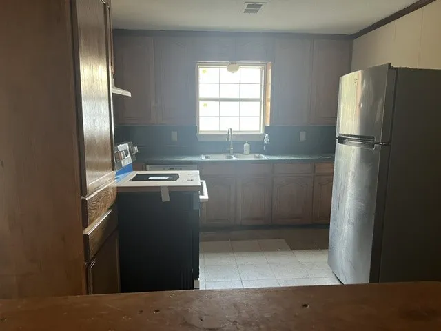 Single Family Residence For Rent in Cooke County , 1817 Throckmorton Street, Gainesville, Texas 76240, 2 Bedroom, 2 Bathroom, Garage spaces, 1,644 Sqft, built in 1950, mls#21382277, Real Estate Agent in Gainesville, Homes For Rent in Cooke county, Homes For Rent in Gainesville, Realtor in Gainesville Texas, Real Estate Brokerage Independent Realty Texas, Luminita Cordes Realtor