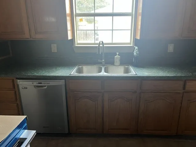 Single Family Residence For Rent in Cooke County , 1817 Throckmorton Street, Gainesville, Texas 76240, 2 Bedroom, 2 Bathroom, Garage spaces, 1,644 Sqft, built in 1950, mls#21382277, Real Estate Agent in Gainesville, Homes For Rent in Cooke county, Homes For Rent in Gainesville, Realtor in Gainesville Texas, Real Estate Brokerage Independent Realty Texas, Luminita Cordes Realtor