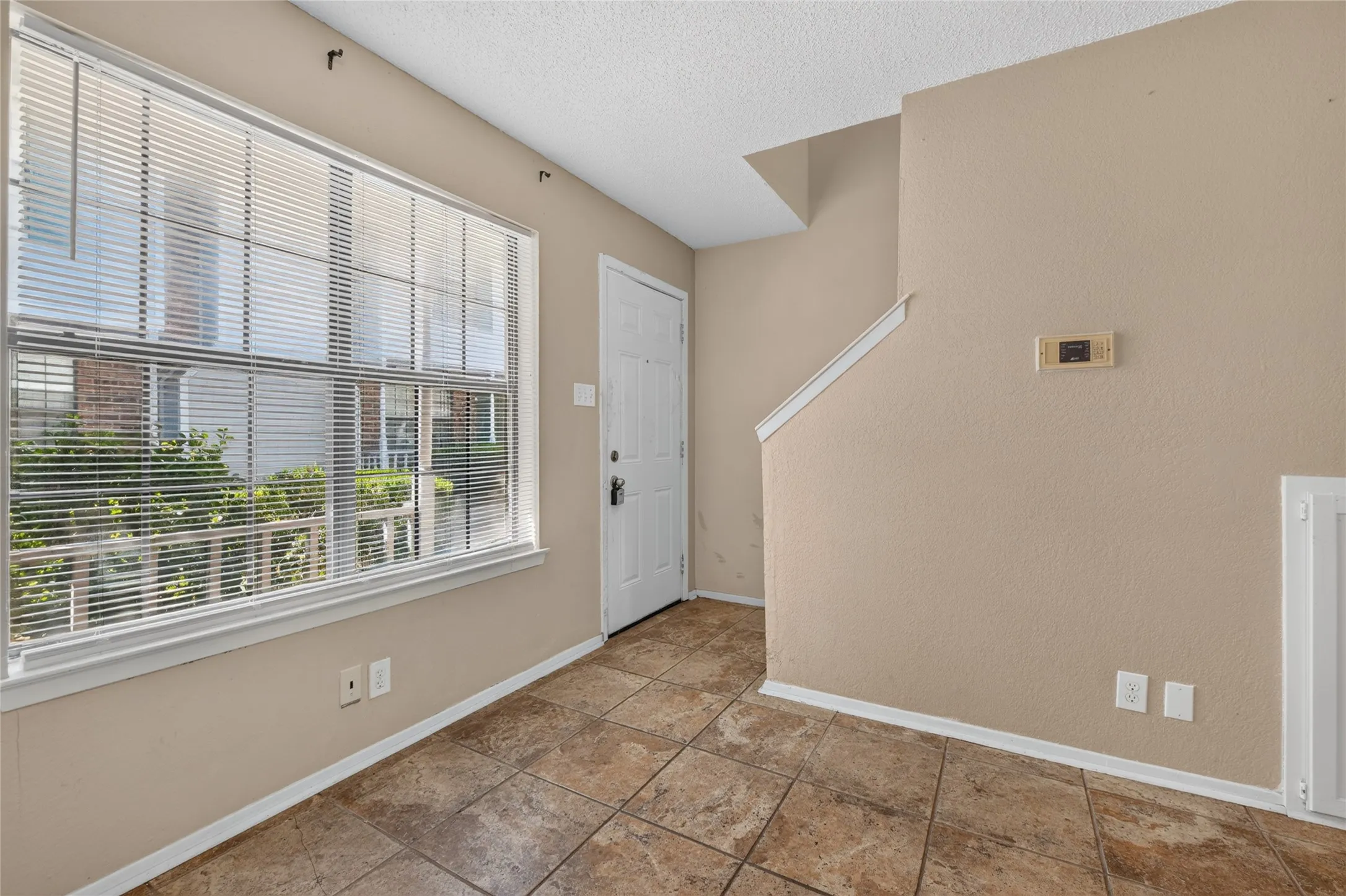 Condominium For Sale in Denton County , 929 Hickory Street 18, Denton, Texas 76201, 2 Bedroom, 3 Bathroom, Garage spaces, 1,047 Sqft, built in 1985, mls#21382337, Real Estate Agent in Denton, Homes For Sale in Denton county, Homes For Sale in Denton, Realtor in Denton Texas, Real Estate Brokerage Independent Realty Texas, Luminita Cordes Realtor