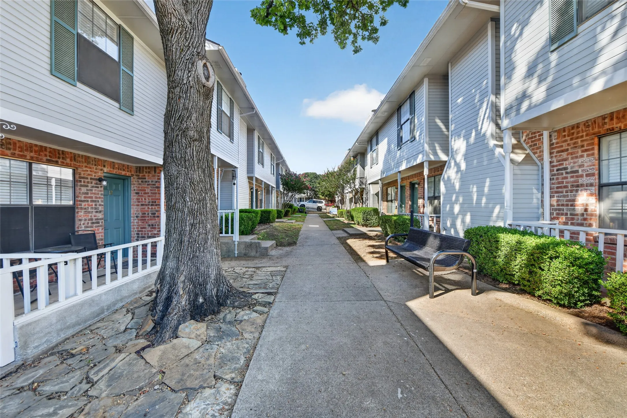 Condominium For Sale in Denton County , 929 Hickory Street 18, Denton, Texas 76201, 2 Bedroom, 3 Bathroom, Garage spaces, 1,047 Sqft, built in 1985, mls#21382337, Real Estate Agent in Denton, Homes For Sale in Denton county, Homes For Sale in Denton, Realtor in Denton Texas, Real Estate Brokerage Independent Realty Texas, Luminita Cordes Realtor