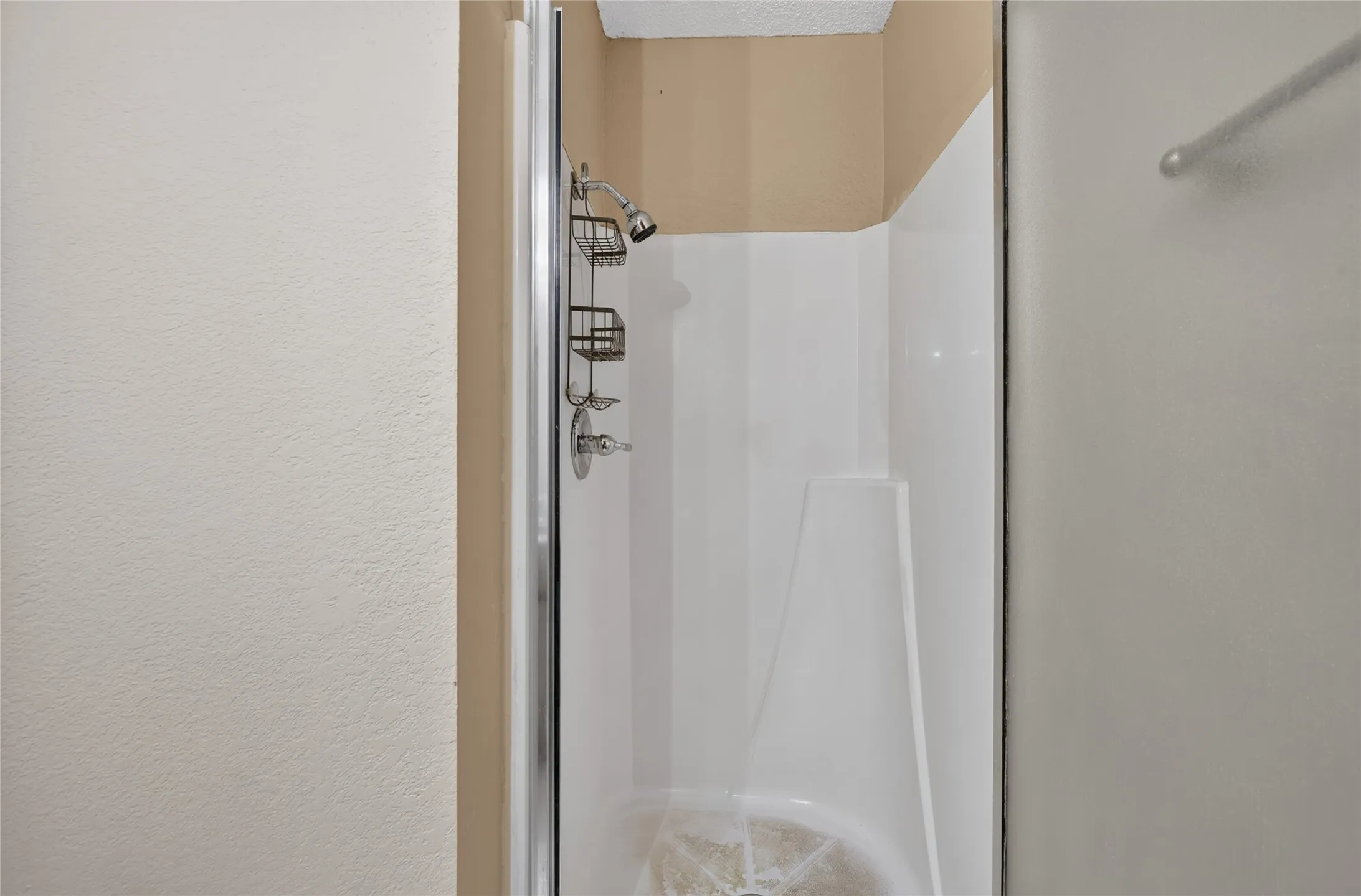Condominium For Sale in Denton County , 929 Hickory Street 18, Denton, Texas 76201, 2 Bedroom, 3 Bathroom, Garage spaces, 1,047 Sqft, built in 1985, mls#21382337, Real Estate Agent in Denton, Homes For Sale in Denton county, Homes For Sale in Denton, Realtor in Denton Texas, Real Estate Brokerage Independent Realty Texas, Luminita Cordes Realtor