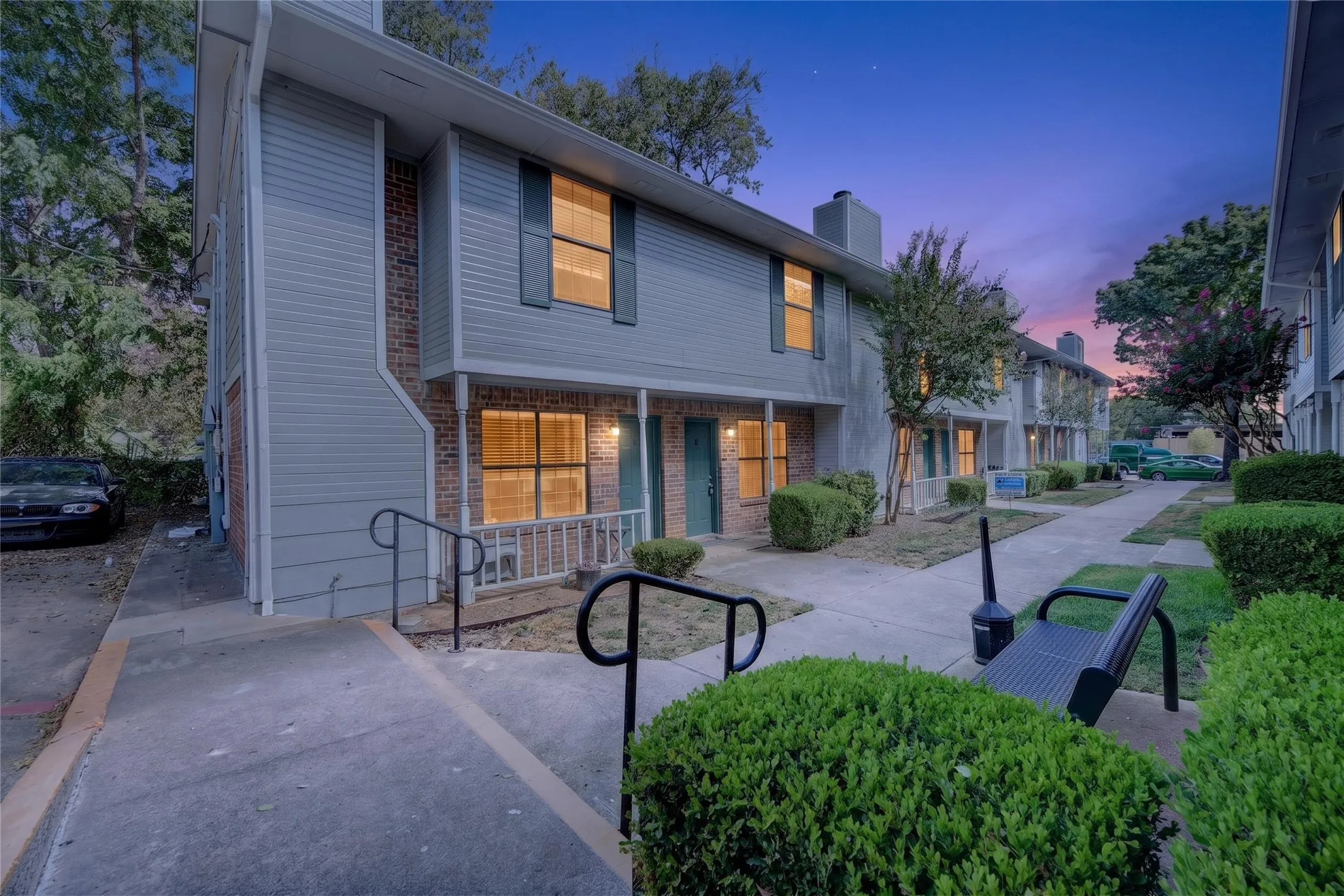 Condominium For Sale in Denton County , 929 Hickory Street 18, Denton, Texas 76201, 2 Bedroom, 3 Bathroom, Garage spaces, 1,047 Sqft, built in 1985, mls#21382337, Real Estate Agent in Denton, Homes For Sale in Denton county, Homes For Sale in Denton, Realtor in Denton Texas, Real Estate Brokerage Independent Realty Texas, Luminita Cordes Realtor