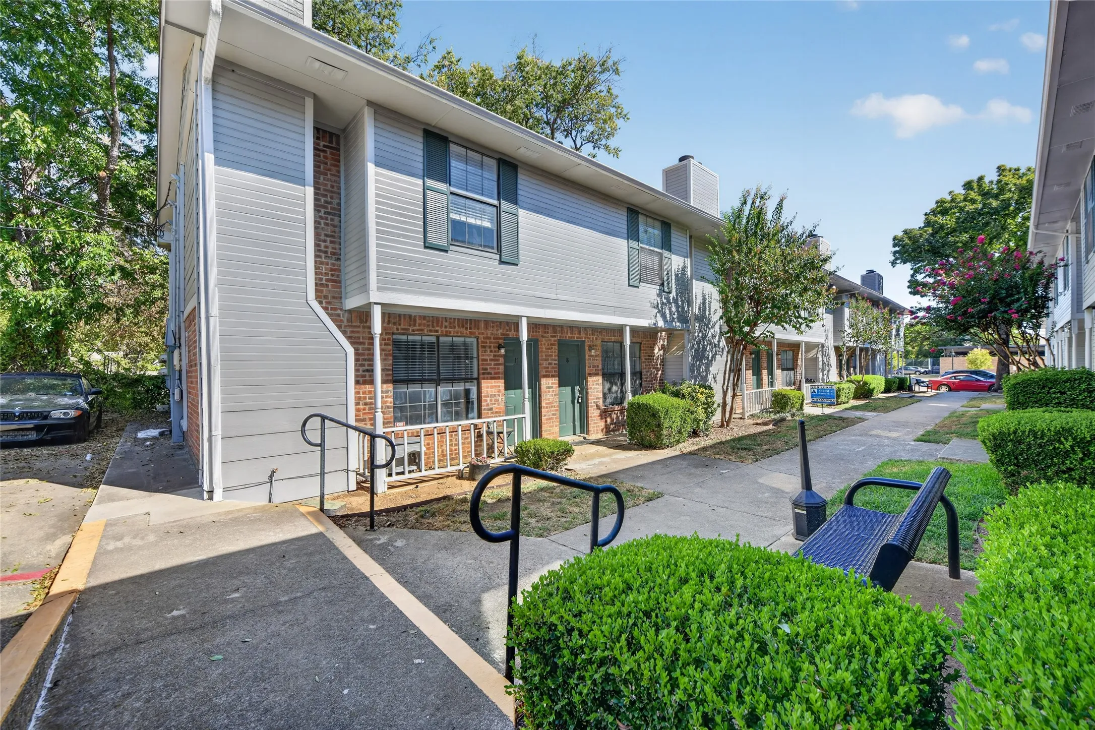 Condominium For Sale in Denton County , 929 Hickory Street 18, Denton, Texas 76201, 2 Bedroom, 3 Bathroom, Garage spaces, 1,047 Sqft, built in 1985, mls#21382337, Real Estate Agent in Denton, Homes For Sale in Denton county, Homes For Sale in Denton, Realtor in Denton Texas, Real Estate Brokerage Independent Realty Texas, Luminita Cordes Realtor