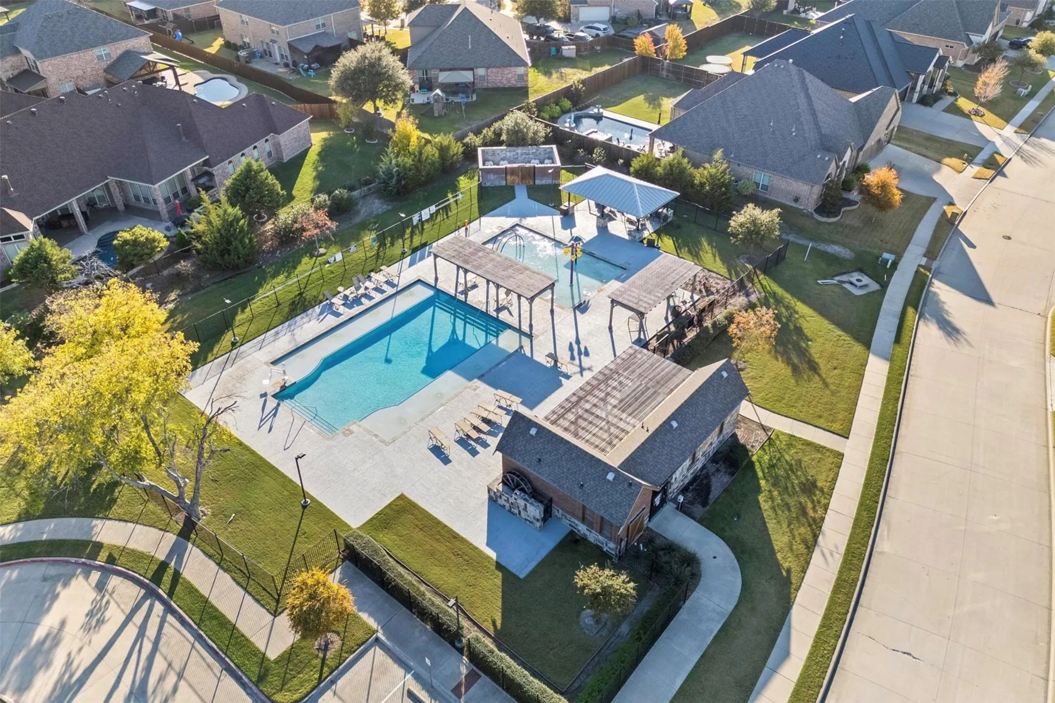 Single Family Residence For Sale in Collin County , 461 Highbridge Lane, Prosper, Texas 75078, 5 Bedroom, 5 Bathroom, 2 Garage spaces, 4,486 Sqft, built in 2022, mls#21381277, Real Estate Agent in Prosper, Homes For Sale in Collin county, Homes For Sale in Prosper, Realtor in Prosper Texas, Real Estate Brokerage Independent Realty Texas, Luminita Cordes Realtor