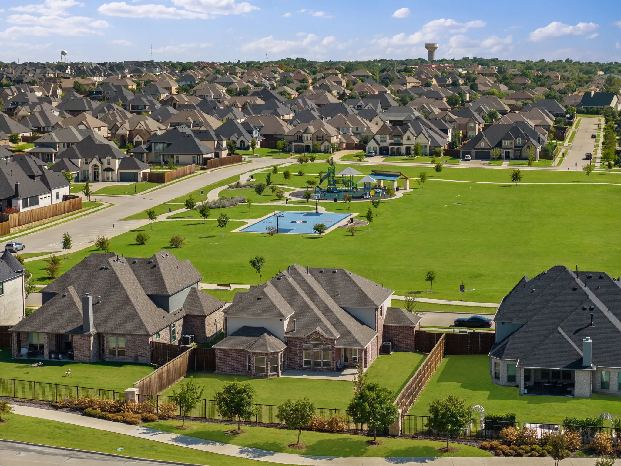 Single Family Residence For Sale in Collin County , 461 Highbridge Lane, Prosper, Texas 75078, 5 Bedroom, 5 Bathroom, 2 Garage spaces, 4,486 Sqft, built in 2022, mls#21381277, Real Estate Agent in Prosper, Homes For Sale in Collin county, Homes For Sale in Prosper, Realtor in Prosper Texas, Real Estate Brokerage Independent Realty Texas, Luminita Cordes Realtor