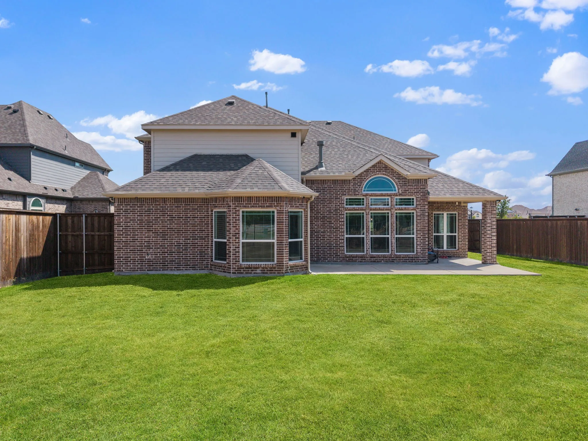 Single Family Residence For Sale in Collin County , 461 Highbridge Lane, Prosper, Texas 75078, 5 Bedroom, 5 Bathroom, 2 Garage spaces, 4,486 Sqft, built in 2022, mls#21381277, Real Estate Agent in Prosper, Homes For Sale in Collin county, Homes For Sale in Prosper, Realtor in Prosper Texas, Real Estate Brokerage Independent Realty Texas, Luminita Cordes Realtor