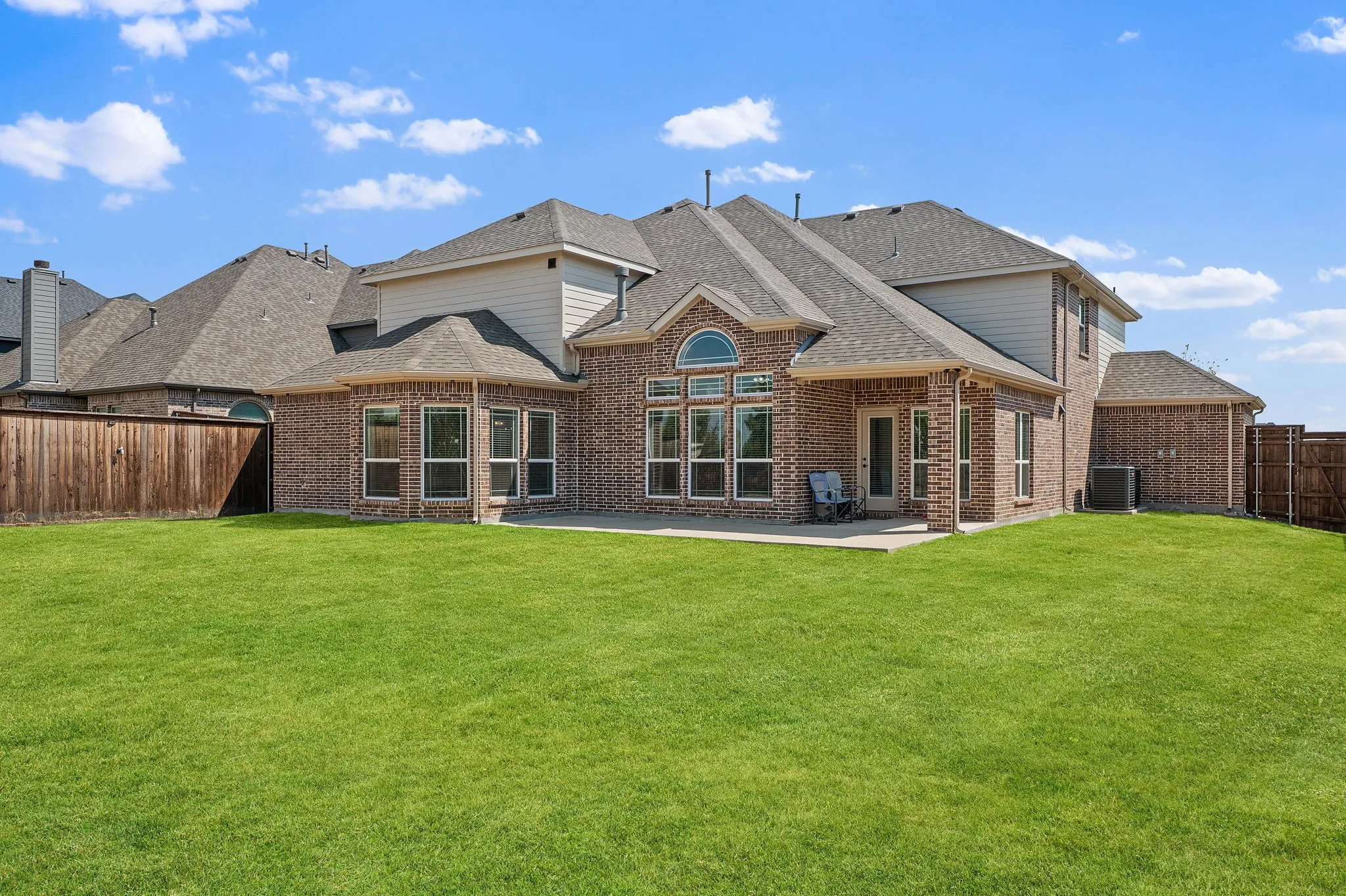 Single Family Residence For Sale in Collin County , 461 Highbridge Lane, Prosper, Texas 75078, 5 Bedroom, 5 Bathroom, 2 Garage spaces, 4,486 Sqft, built in 2022, mls#21381277, Real Estate Agent in Prosper, Homes For Sale in Collin county, Homes For Sale in Prosper, Realtor in Prosper Texas, Real Estate Brokerage Independent Realty Texas, Luminita Cordes Realtor