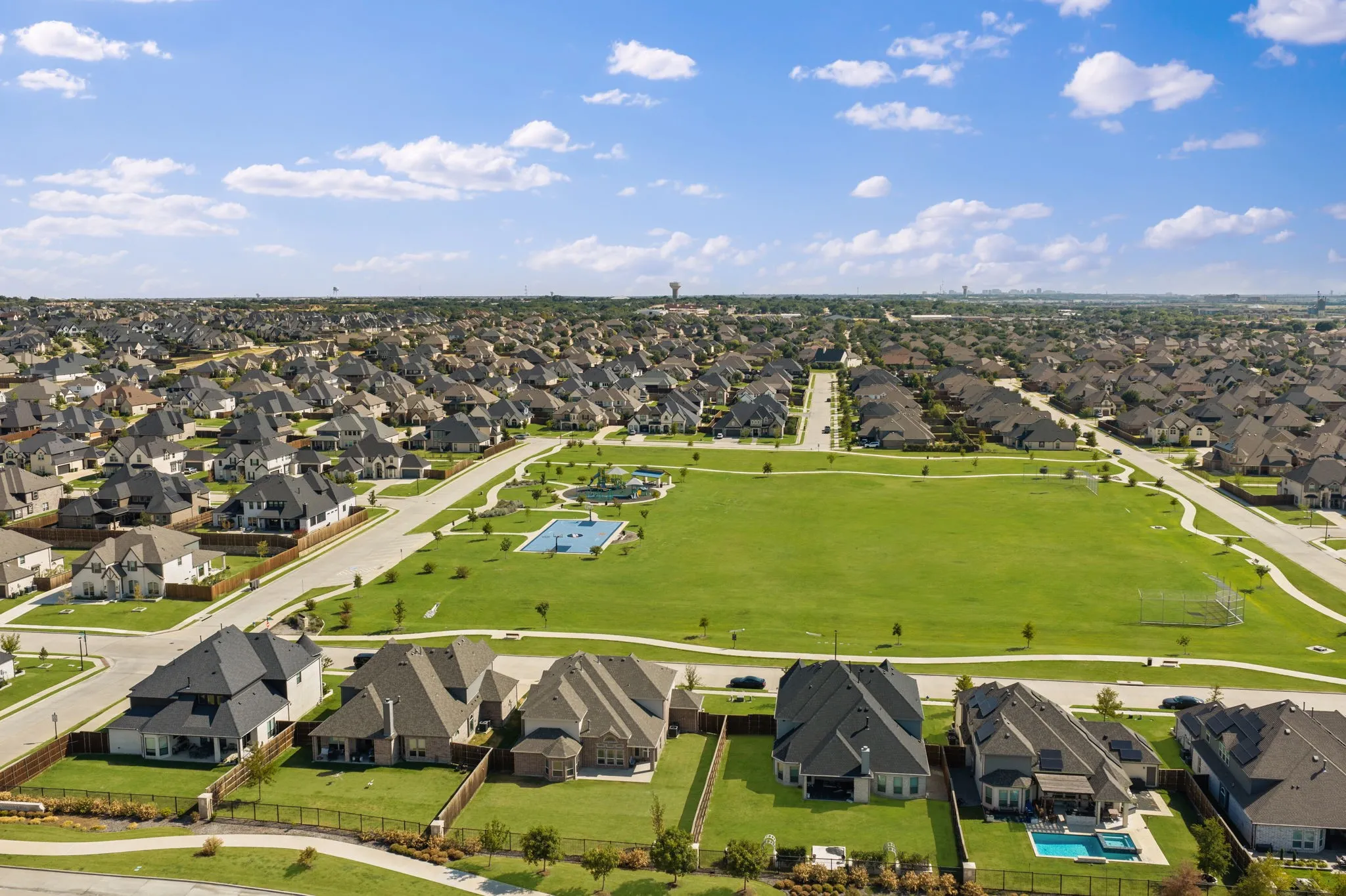 Single Family Residence For Sale in Collin County , 461 Highbridge Lane, Prosper, Texas 75078, 5 Bedroom, 5 Bathroom, 2 Garage spaces, 4,486 Sqft, built in 2022, mls#21381277, Real Estate Agent in Prosper, Homes For Sale in Collin county, Homes For Sale in Prosper, Realtor in Prosper Texas, Real Estate Brokerage Independent Realty Texas, Luminita Cordes Realtor