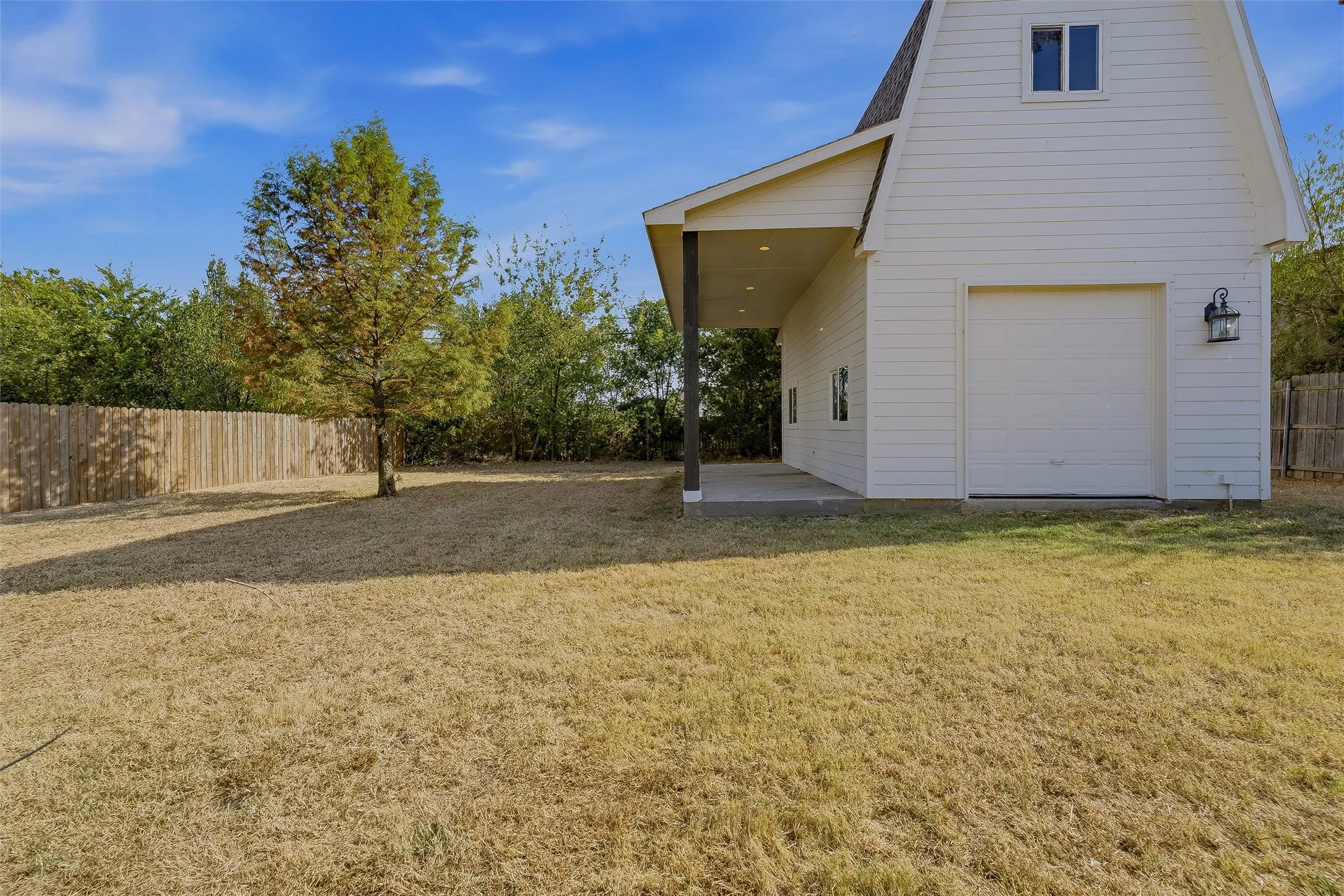Single Family Residence For Sale in Denton County , 631 Lakeshore Boulevard, Oak Point, Texas 75068, 5 Bedroom, 3 Bathroom, 2 Garage spaces, 1,975 Sqft, built in 2004, mls#21382242, Real Estate Agent in Oak Point, Homes For Sale in Denton county, Homes For Sale in Oak Point, Realtor in Oak Point Texas, Real Estate Brokerage Independent Realty Texas, Luminita Cordes Realtor