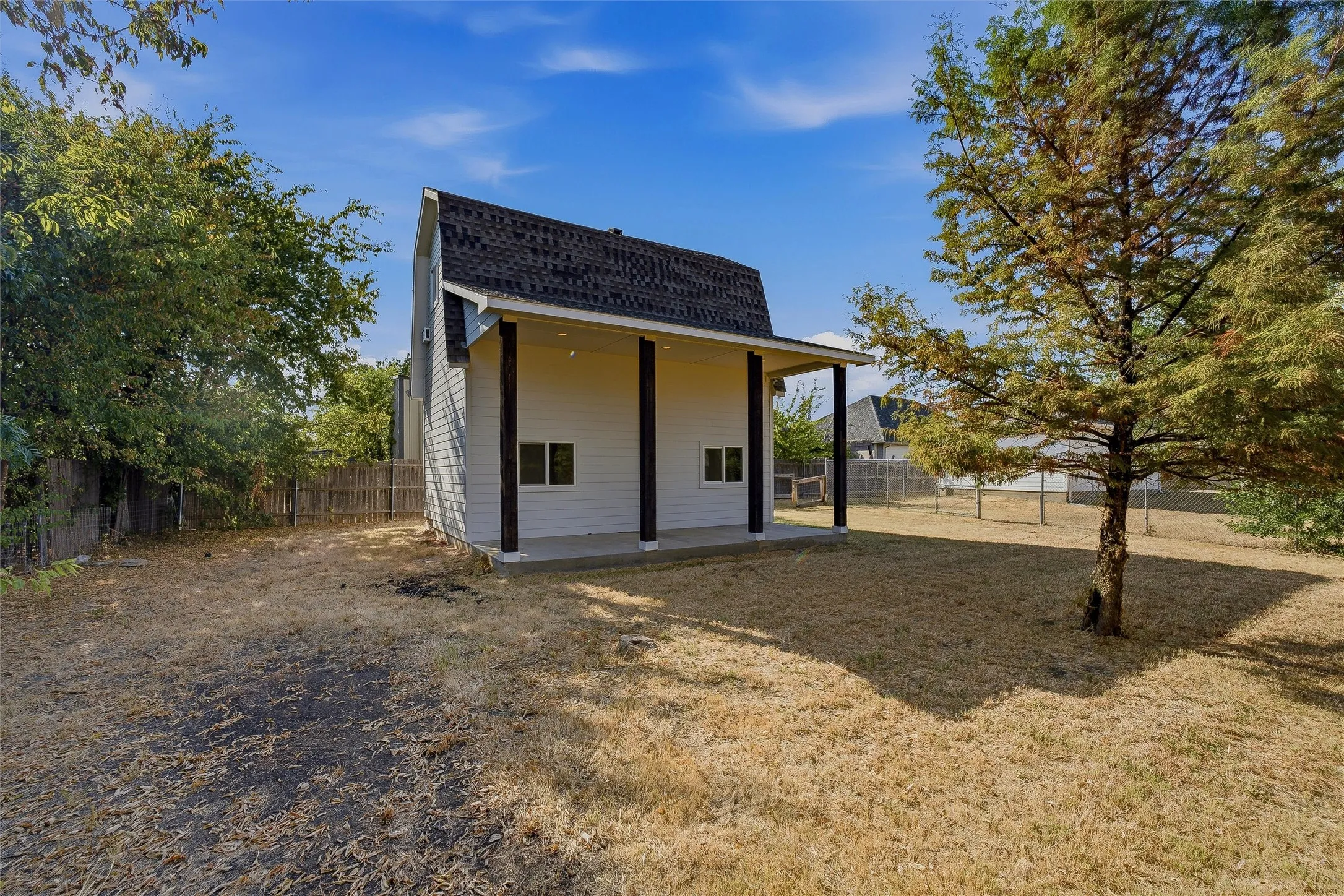 Single Family Residence For Sale in Denton County , 631 Lakeshore Boulevard, Oak Point, Texas 75068, 5 Bedroom, 3 Bathroom, 2 Garage spaces, 1,975 Sqft, built in 2004, mls#21382242, Real Estate Agent in Oak Point, Homes For Sale in Denton county, Homes For Sale in Oak Point, Realtor in Oak Point Texas, Real Estate Brokerage Independent Realty Texas, Luminita Cordes Realtor