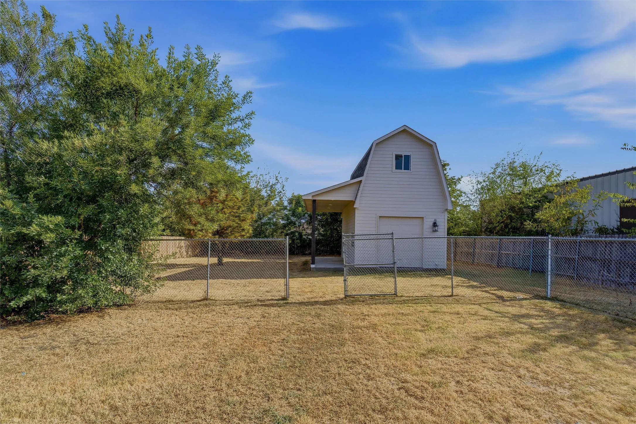 Single Family Residence For Sale in Denton County , 631 Lakeshore Boulevard, Oak Point, Texas 75068, 5 Bedroom, 3 Bathroom, 2 Garage spaces, 1,975 Sqft, built in 2004, mls#21382242, Real Estate Agent in Oak Point, Homes For Sale in Denton county, Homes For Sale in Oak Point, Realtor in Oak Point Texas, Real Estate Brokerage Independent Realty Texas, Luminita Cordes Realtor