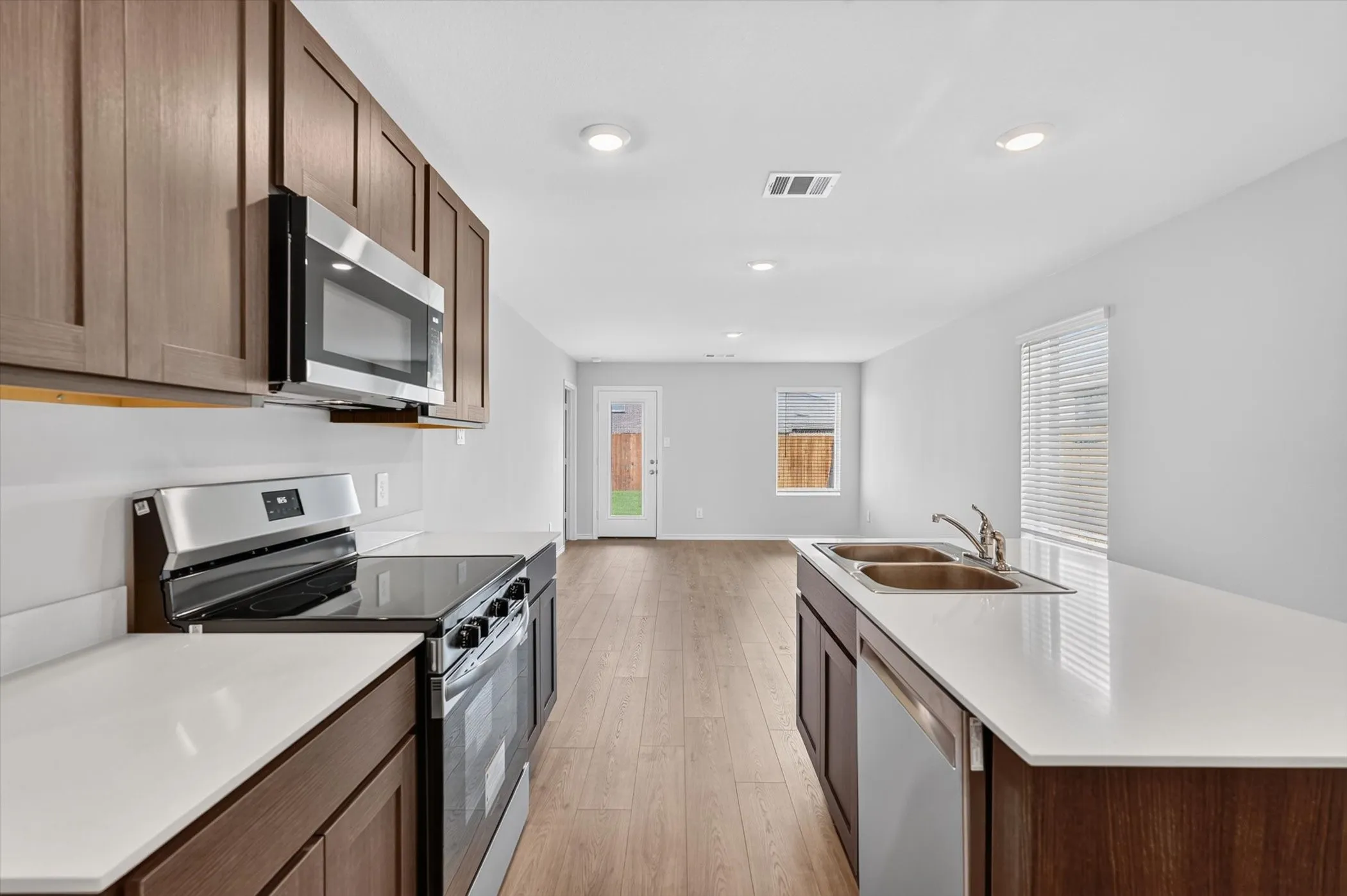 Single Family Residence For Rent in Collin County , 1817 Teton River Drive, Blue Ridge, Texas 75424, 3 Bedroom, 2 Bathroom, 2 Garage spaces, 1,211 Sqft, built in 2026, mls#21382340, Real Estate Agent in Blue Ridge, Homes For Rent in Collin county, Homes For Rent in Blue Ridge, Realtor in Blue Ridge Texas, Real Estate Brokerage Independent Realty Texas, Luminita Cordes Realtor