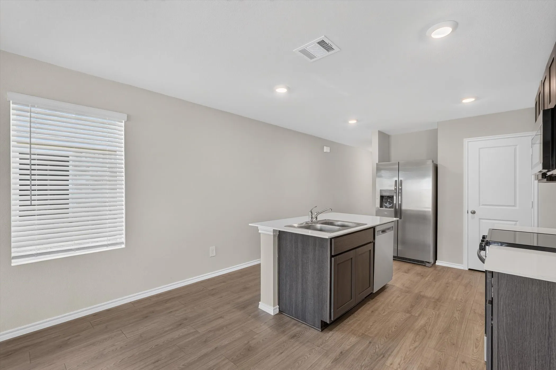 Single Family Residence For Rent in Collin County , 1817 Teton River Drive, Blue Ridge, Texas 75424, 3 Bedroom, 2 Bathroom, 2 Garage spaces, 1,211 Sqft, built in 2026, mls#21382340, Real Estate Agent in Blue Ridge, Homes For Rent in Collin county, Homes For Rent in Blue Ridge, Realtor in Blue Ridge Texas, Real Estate Brokerage Independent Realty Texas, Luminita Cordes Realtor