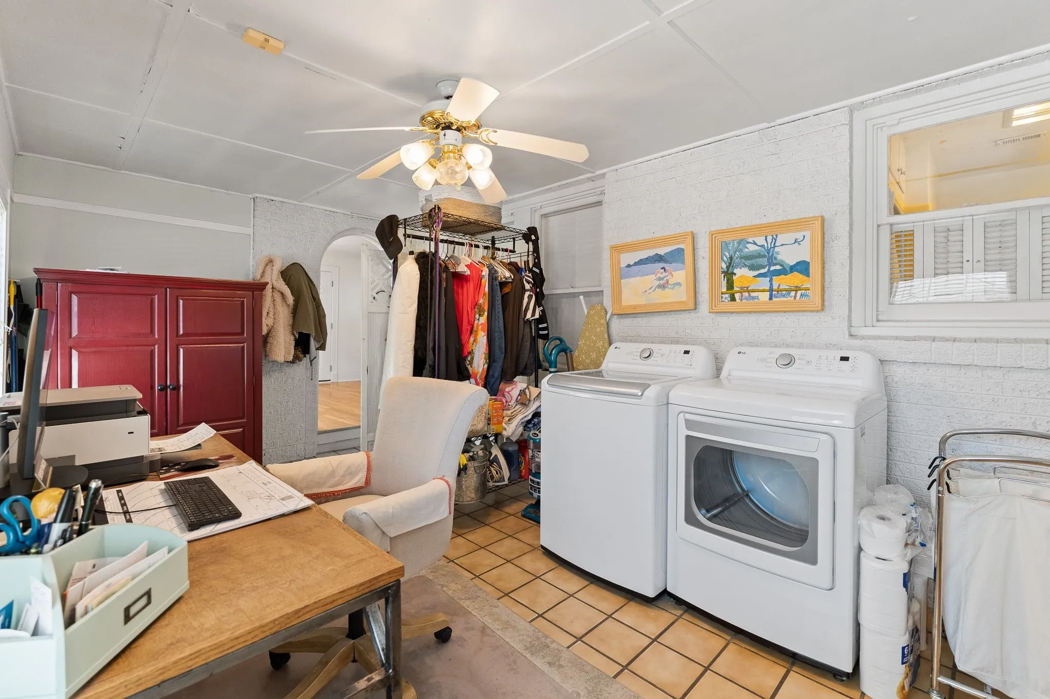 Sellers are using this as an office/laundry room.