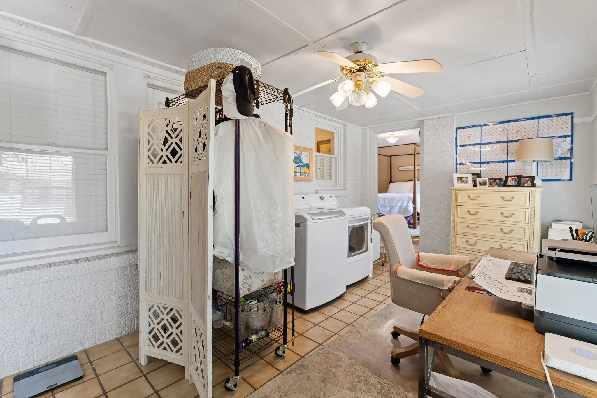 Sellers use this as an office/laundry room.